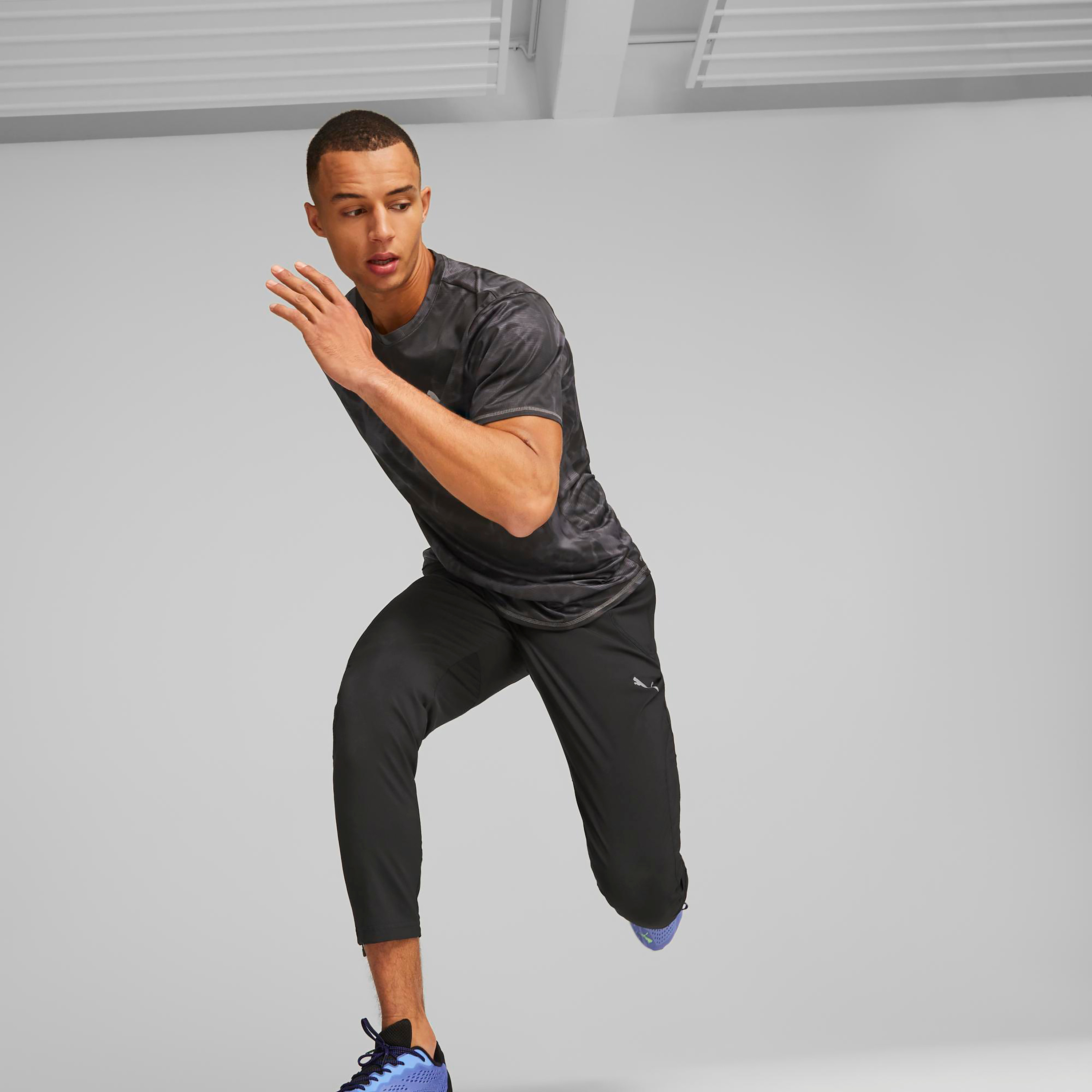 Puma Run Favorite Aop Graphic Men T-shirt 52326801-men-clothing-sportswearandactivewear-tshirtsandpolos-image-2