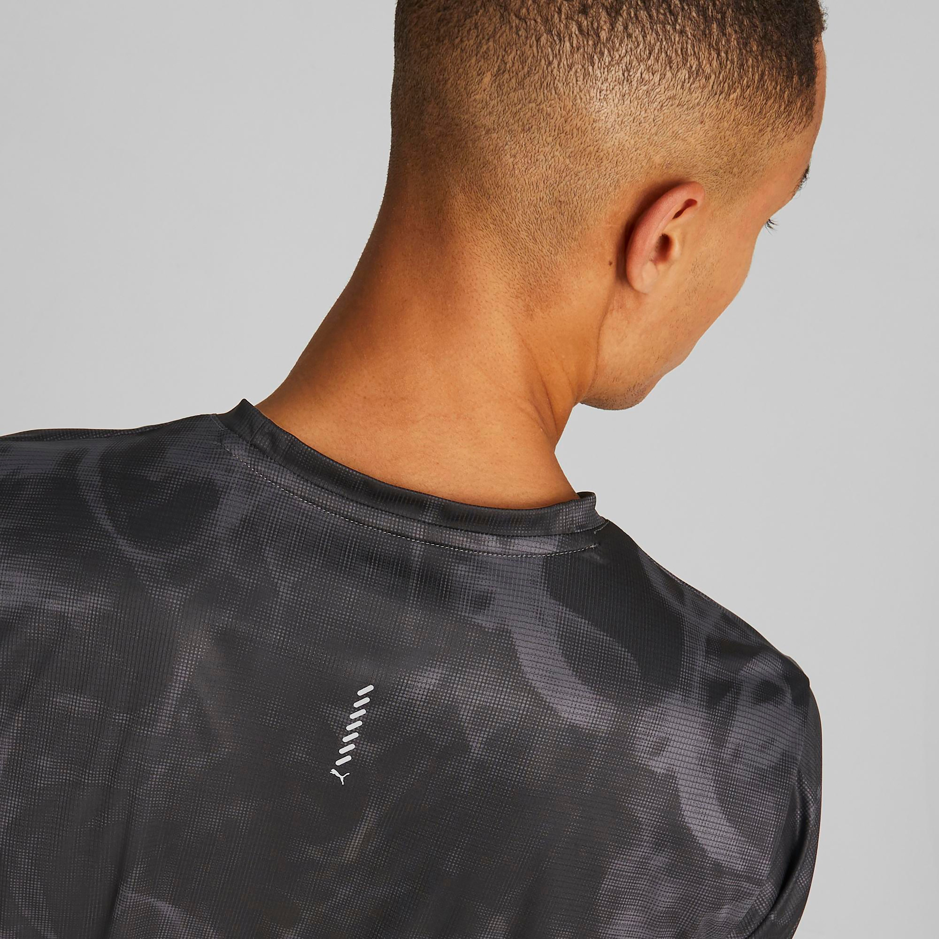 تي شيرت من بوما رن فيفوريت أوف جرافيك للرجال 52326801-men-clothing-sportswearandactivewear-tshirtsandpolos-image-6