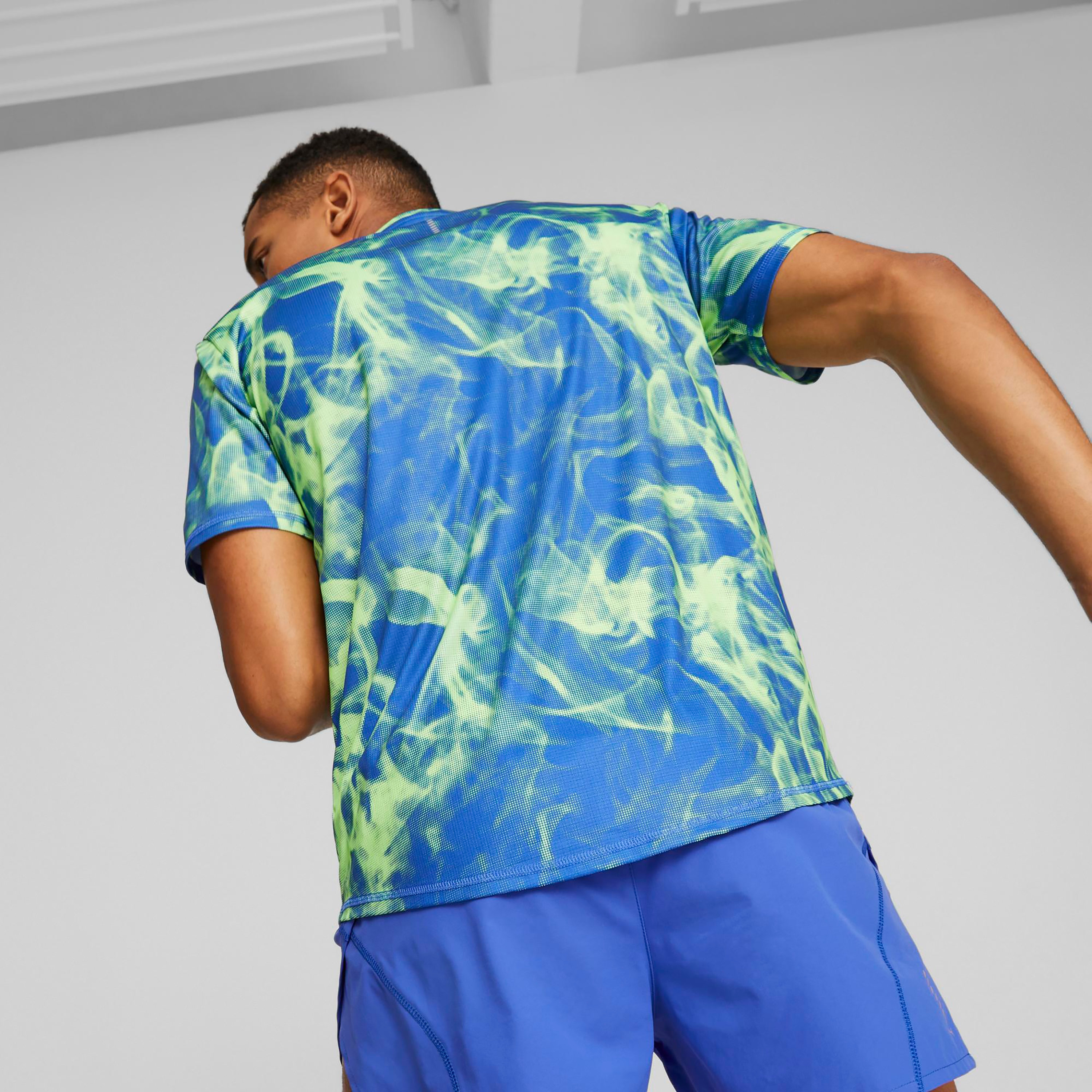 تي شيرت من بوما رن فيفوريت أوف جرافيك للرجال 52326801-men-clothing-sportswearandactivewear-tshirtsandpolos-image-10