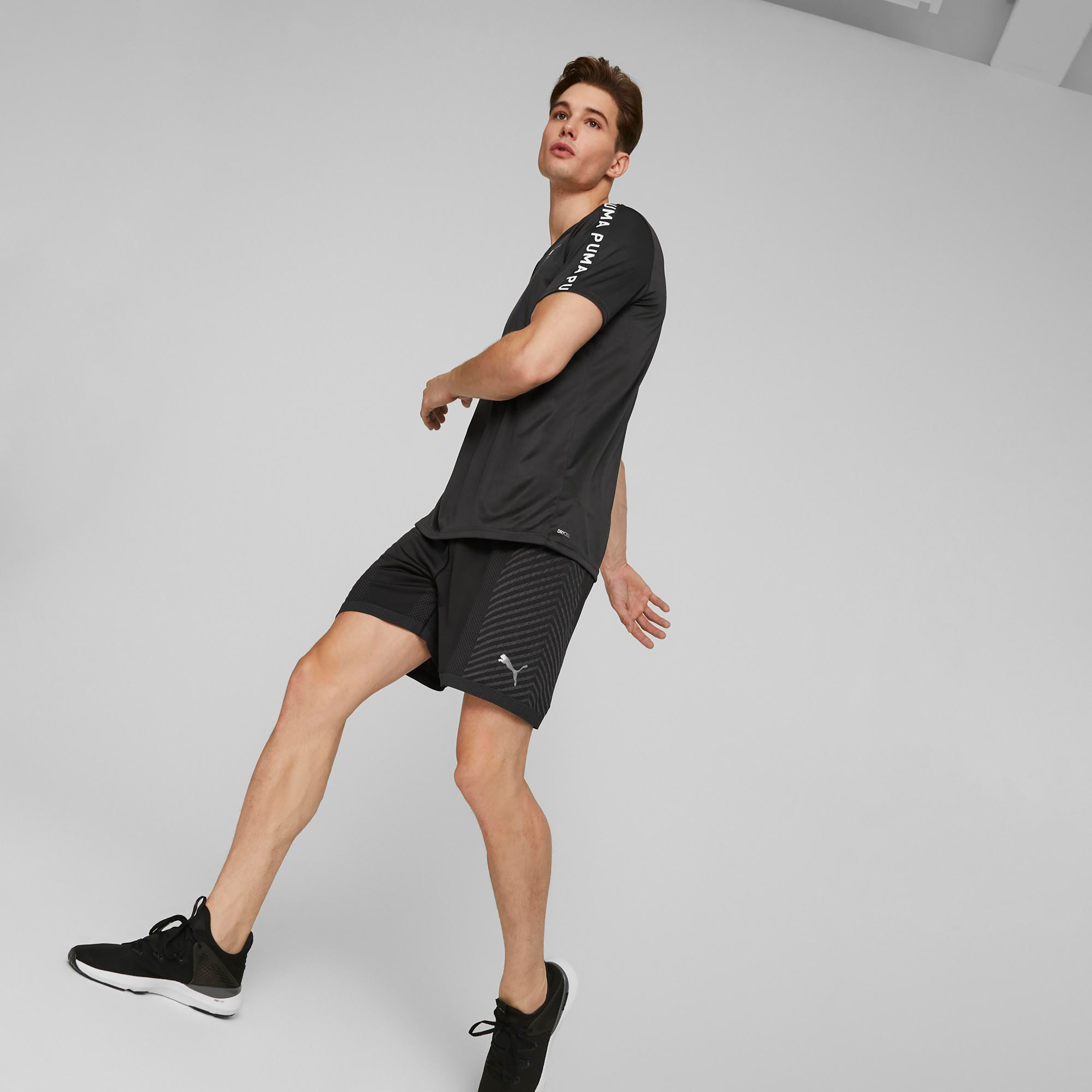 Puma Formknit Seamless Men Shorts 52350901-men-clothing-bottoms-shorts-image-2