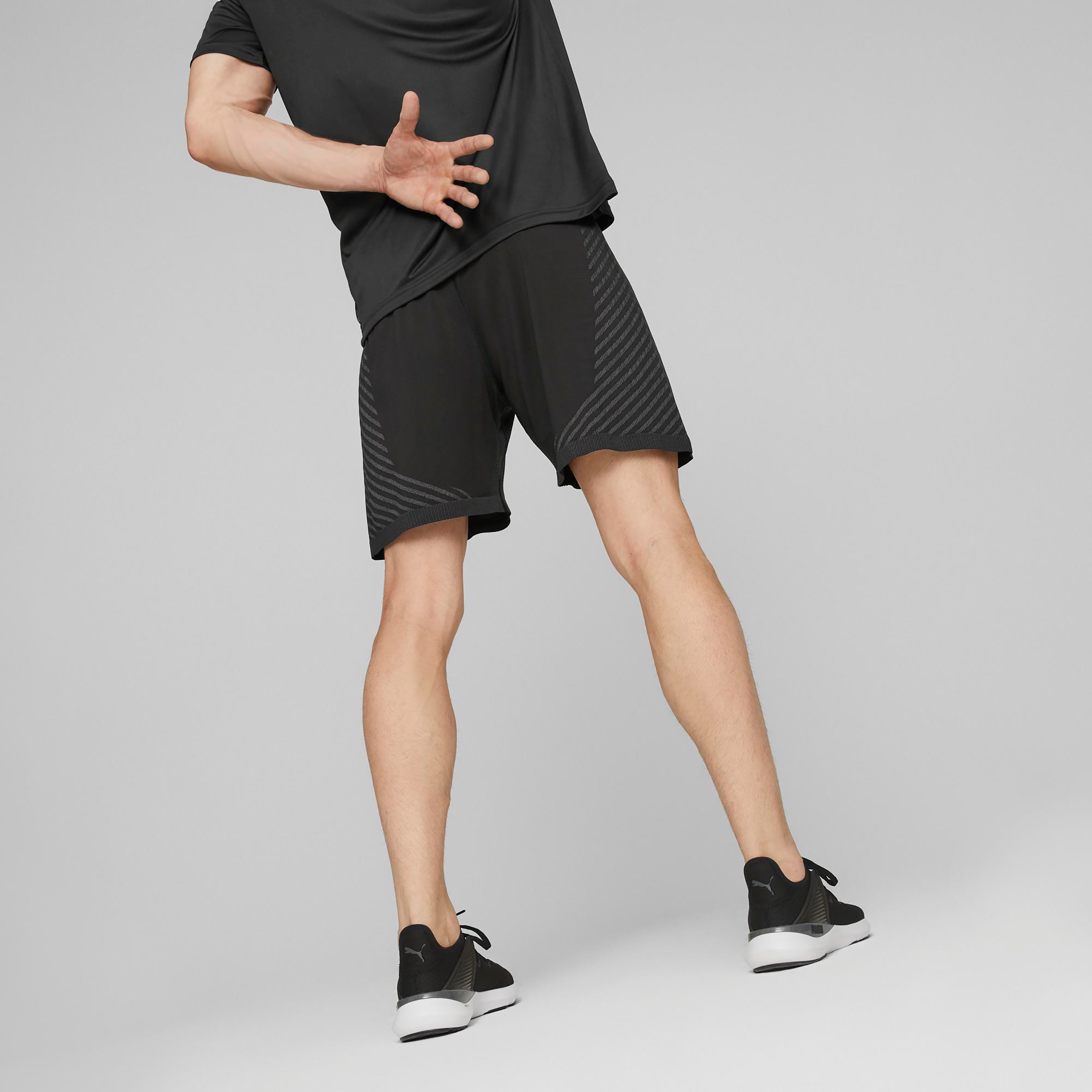 Puma Formknit Seamless Men Shorts 52350901-men-clothing-bottoms-shorts-image-4