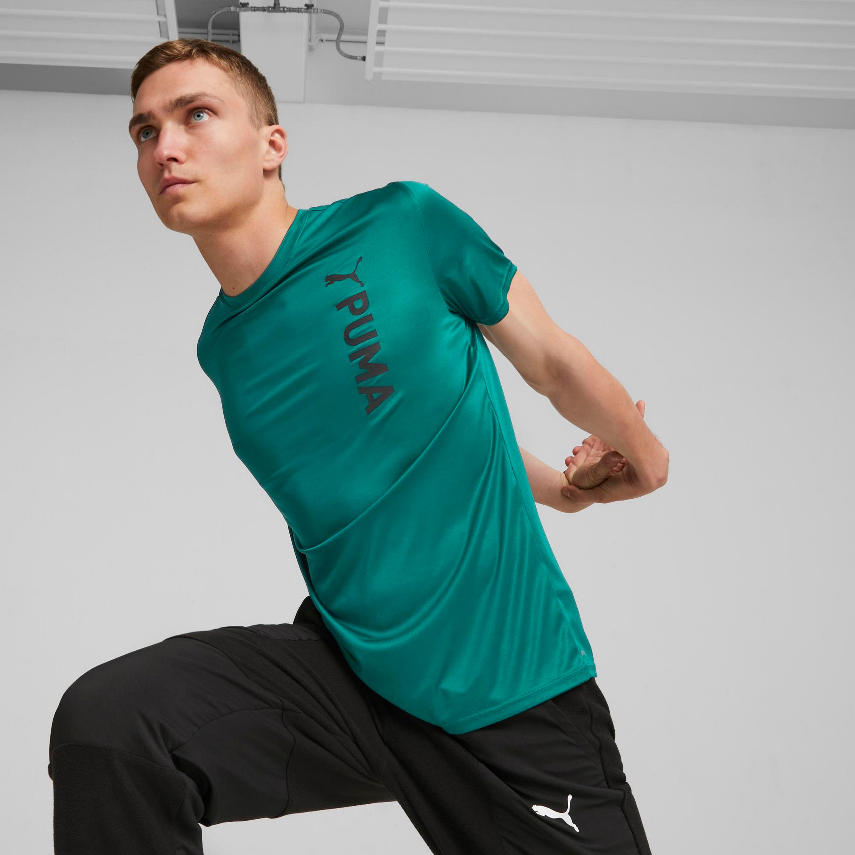 تي شيرت ذو تدريب من بوما مع شعار بولي للرجال | 523843-men-clothing-sportswearandactivewear-tshirtsandpolos-image-6