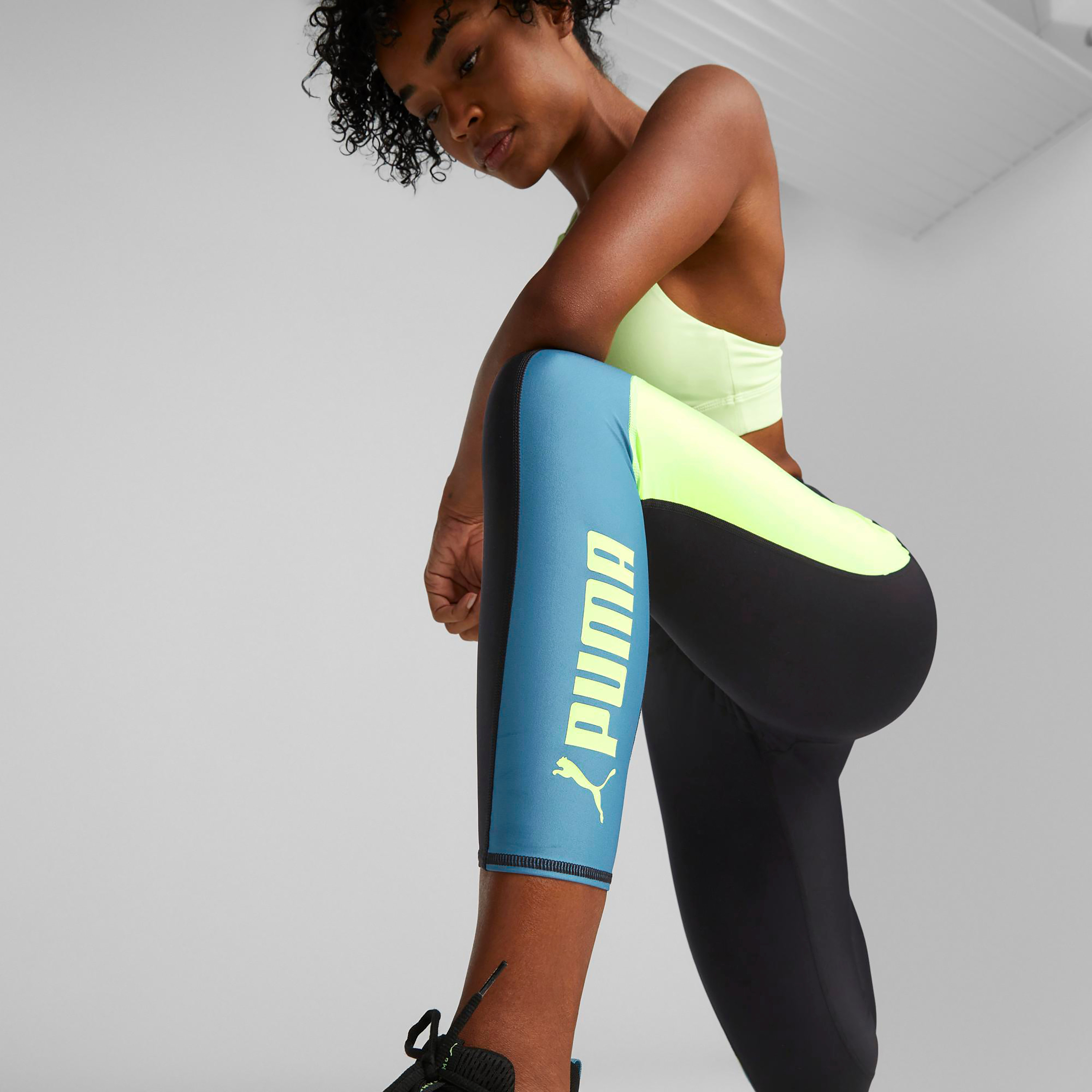جوارب بوما إيفرسكولبت كولور بلوك عالية الخصر لتدريب النساء 7/8 | 523849-women-clothing-bottoms-leggings-image-5