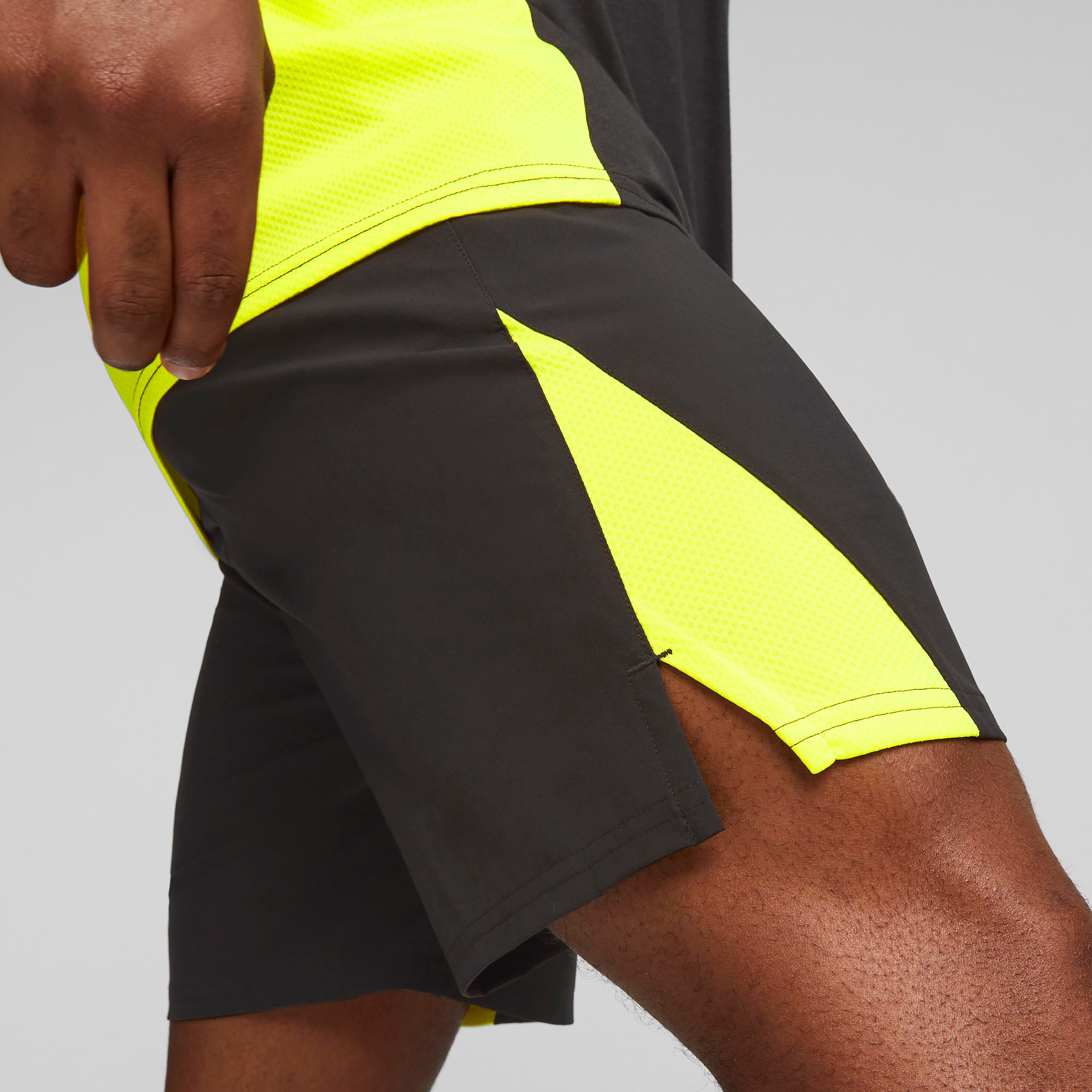شورتس ذو تدريب رجالي منسوج من بوما ألترابريث | 523854-men-clothing-bottoms-shorts-image-5
