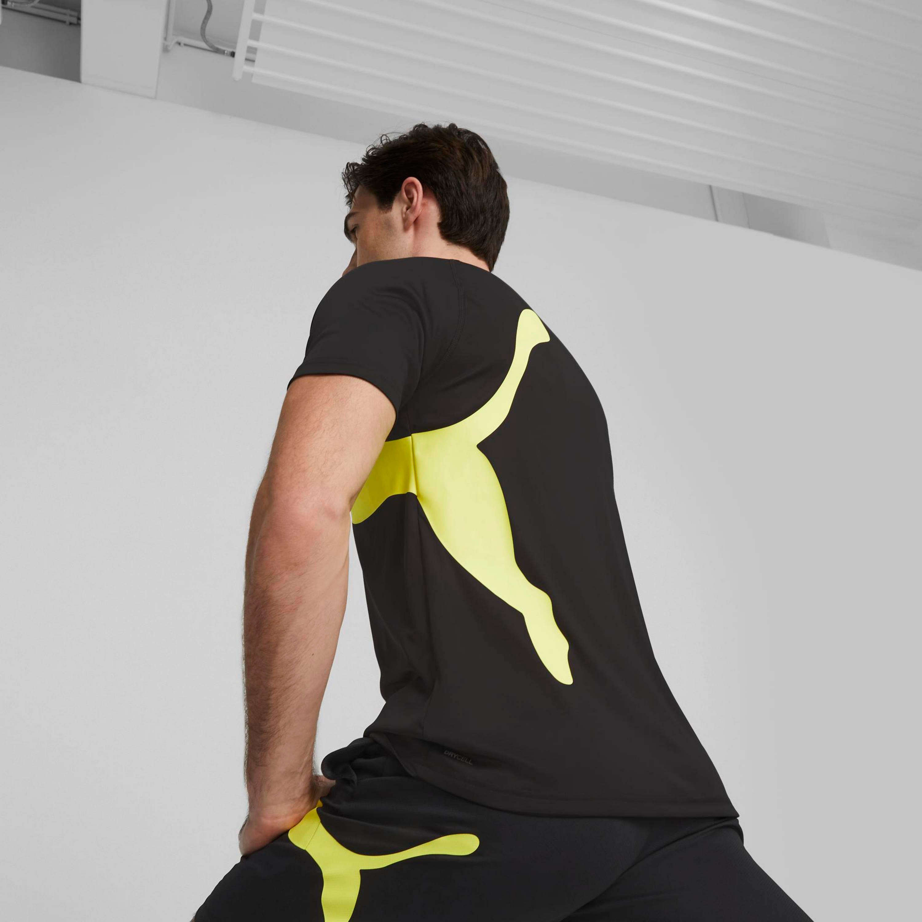 تيشرت من بوما ترين طول النهار قط كبير للرجال | 523863-men-clothing-sportswearandactivewear-tshirtsandpolos-image-3