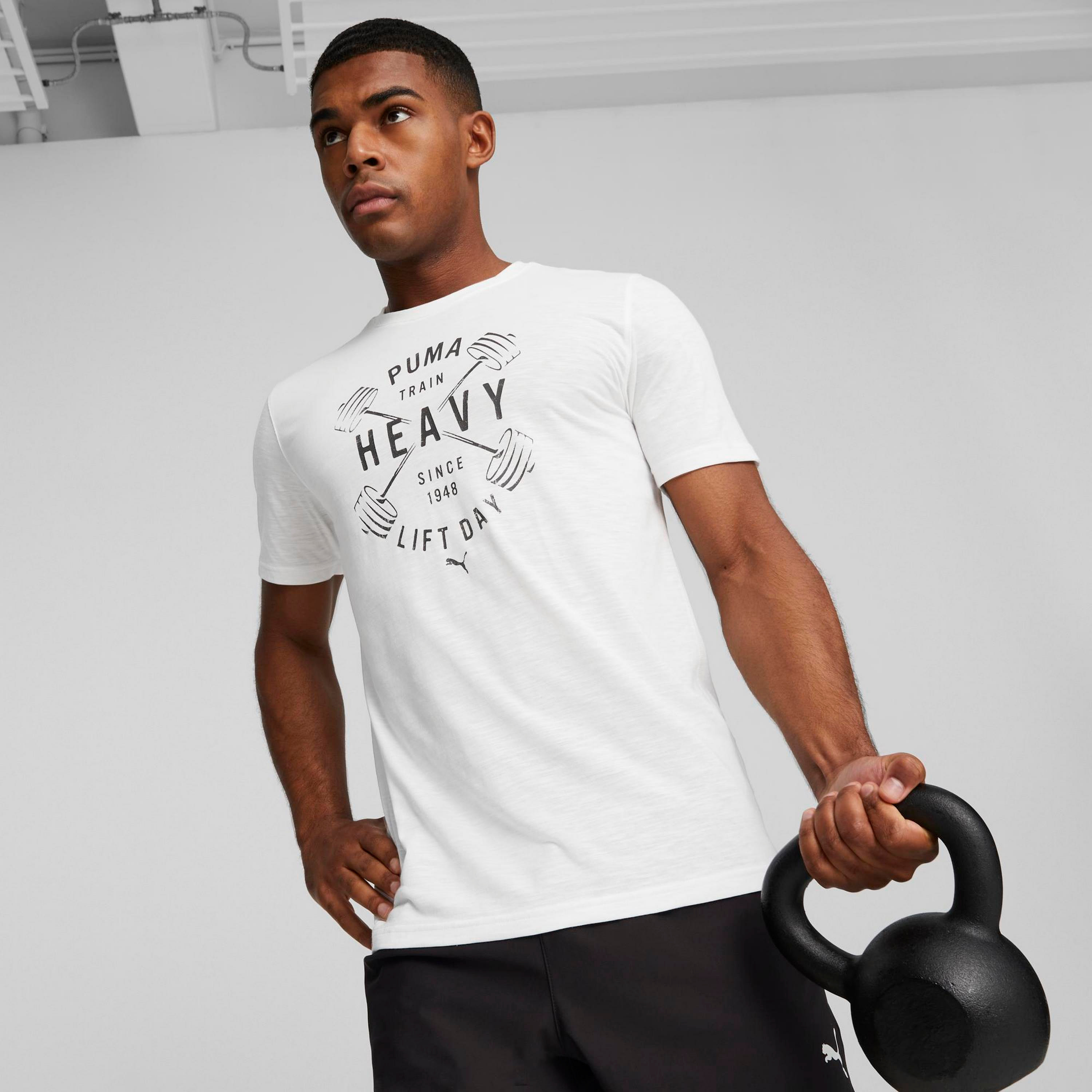 تي شيرت ذو تدريب من بوما جرافيك للرجال امبليم | 524197-men-clothing-sportswearandactivewear-tshirtsandpolos-image-1