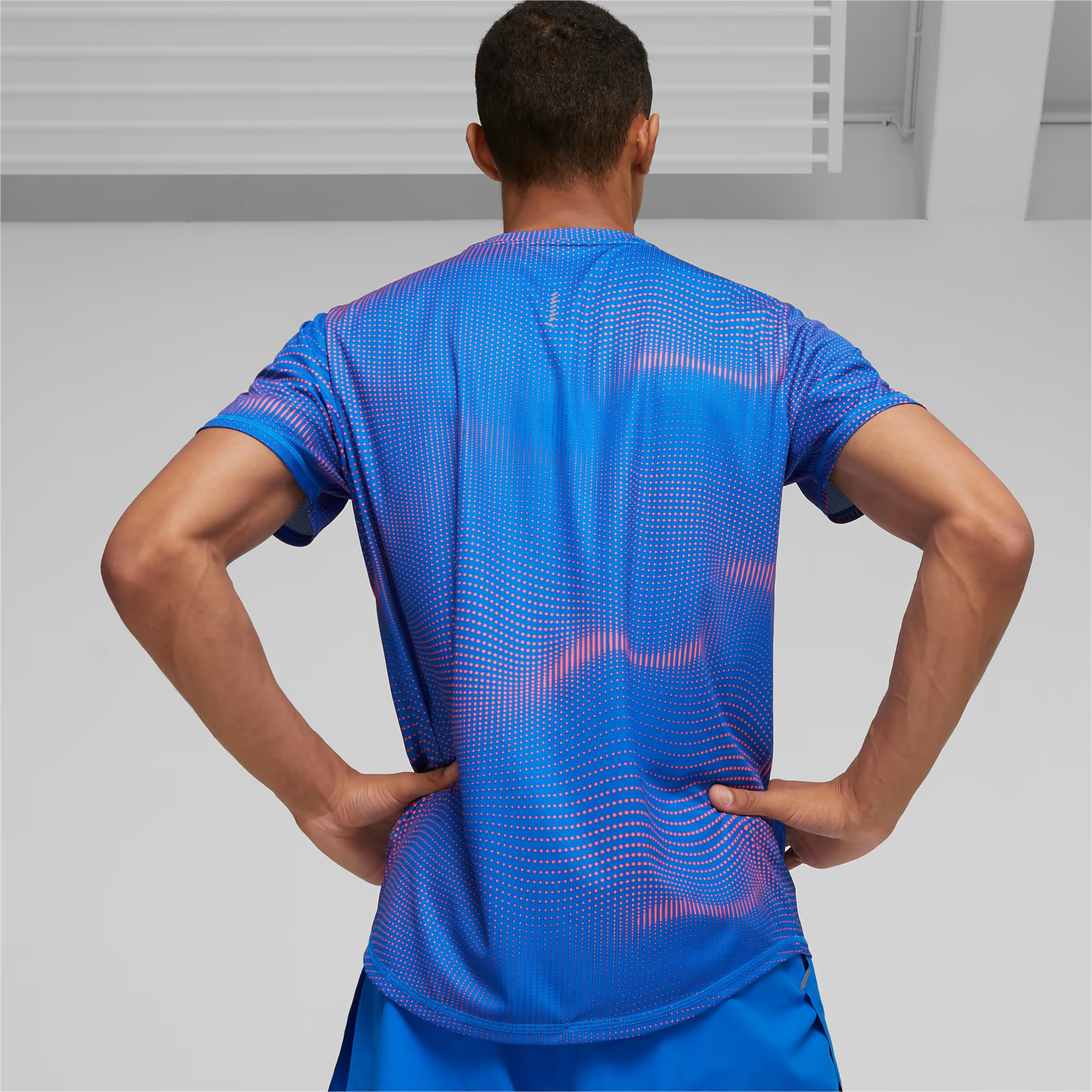 Puma Run Favorite Aop Men T-Shirt | 524219-men-clothing-sportswearandactivewear-tshirtsandpolos-image-3