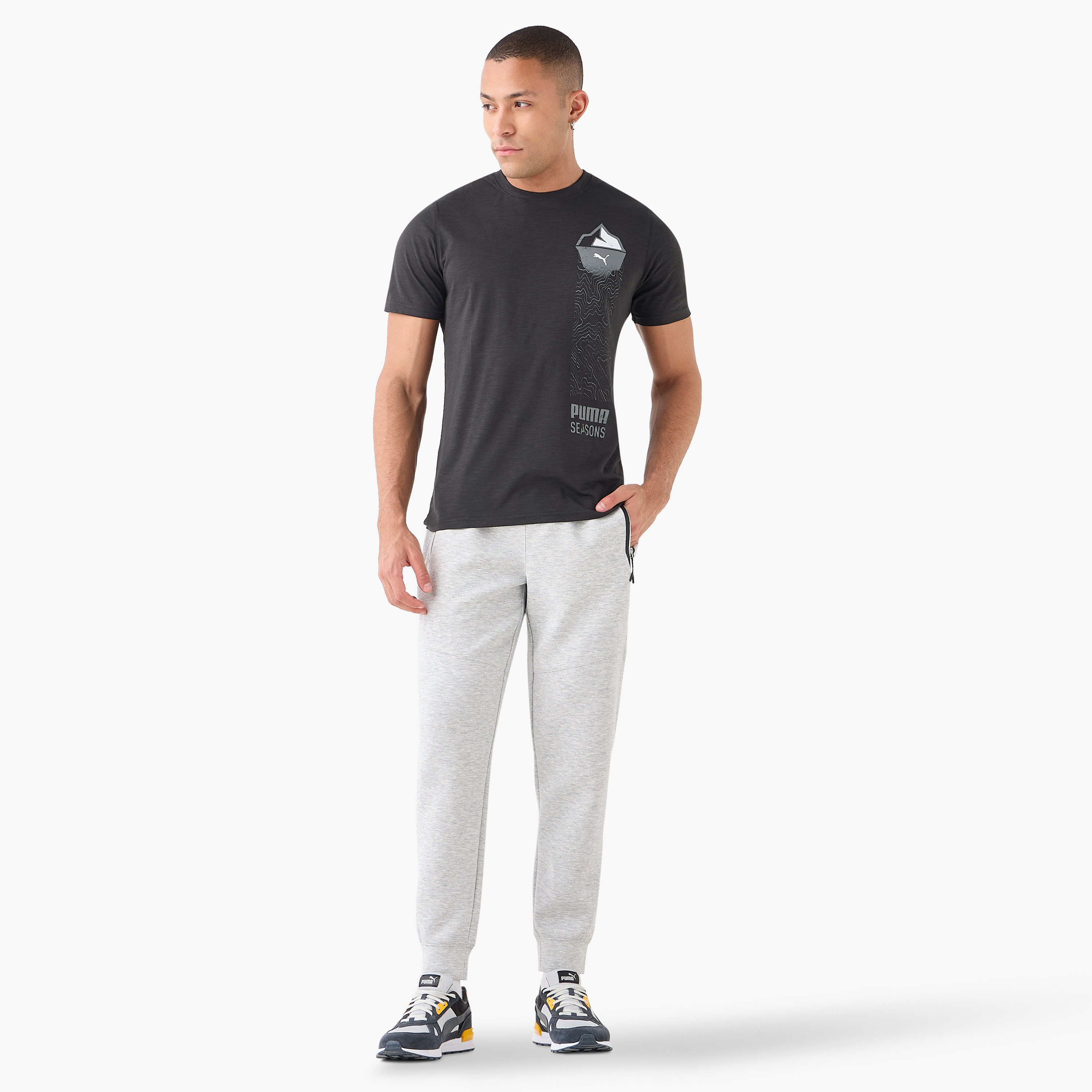 تيشيرت جرافيك سيزونز تريل للرجال من بوما | OE-men-clothing-sportswearandactivewear-tshirtsandpolos-image-2