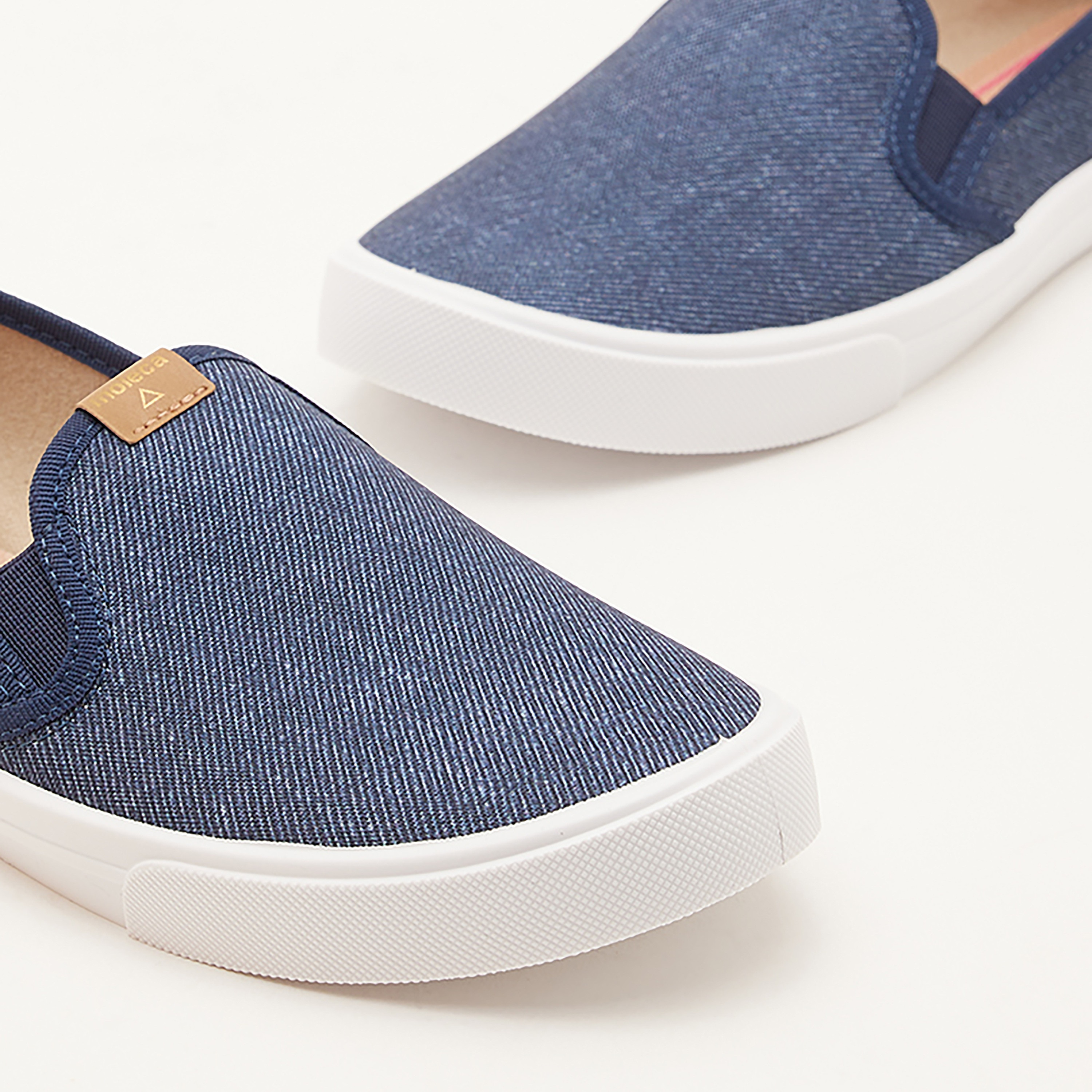 5296-130-11505 | حذاء كاجوال نسائي من موليكا مع سليب آن-women-shoes-loafersandmoccasins-image-4