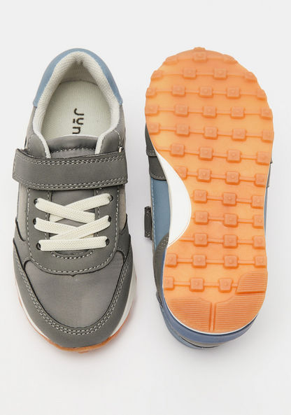 حذاء سنيكرز قوالب ملونة بشريط إغلاق لاصق من جونيورز