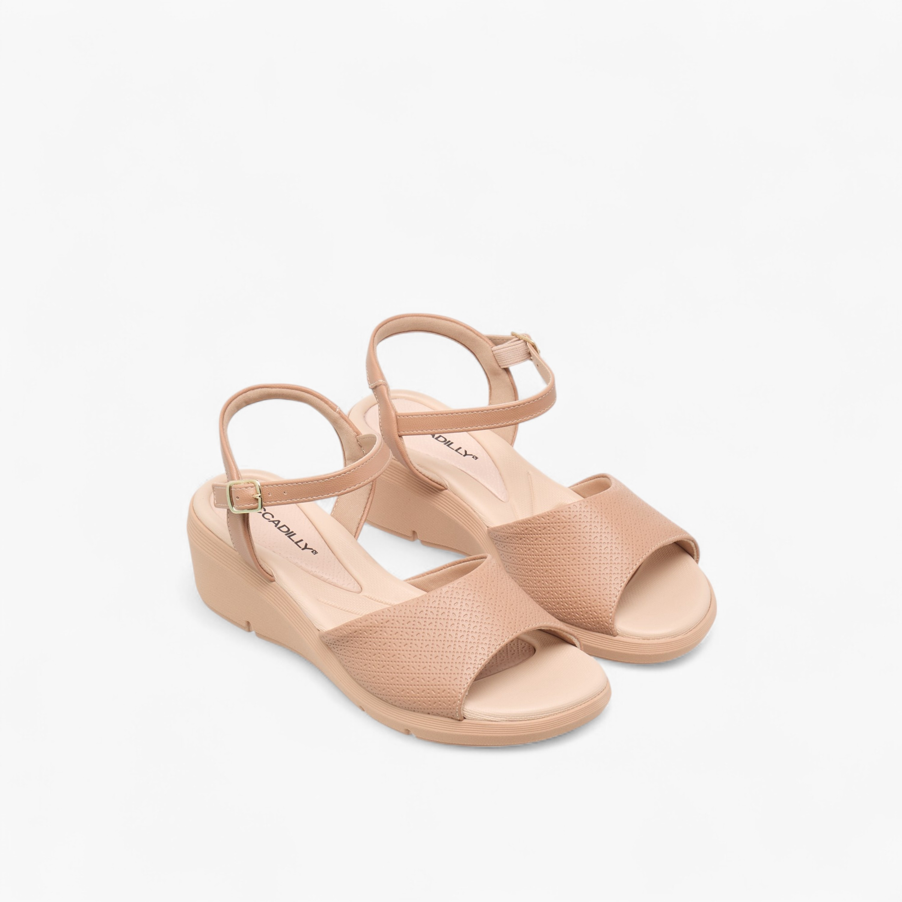 صندل مريح بارز الملمس وكعب ويدج وإبزيم إغلاق للنساء من بيكاديلي-women-shoes-sandals-heeled-image-1