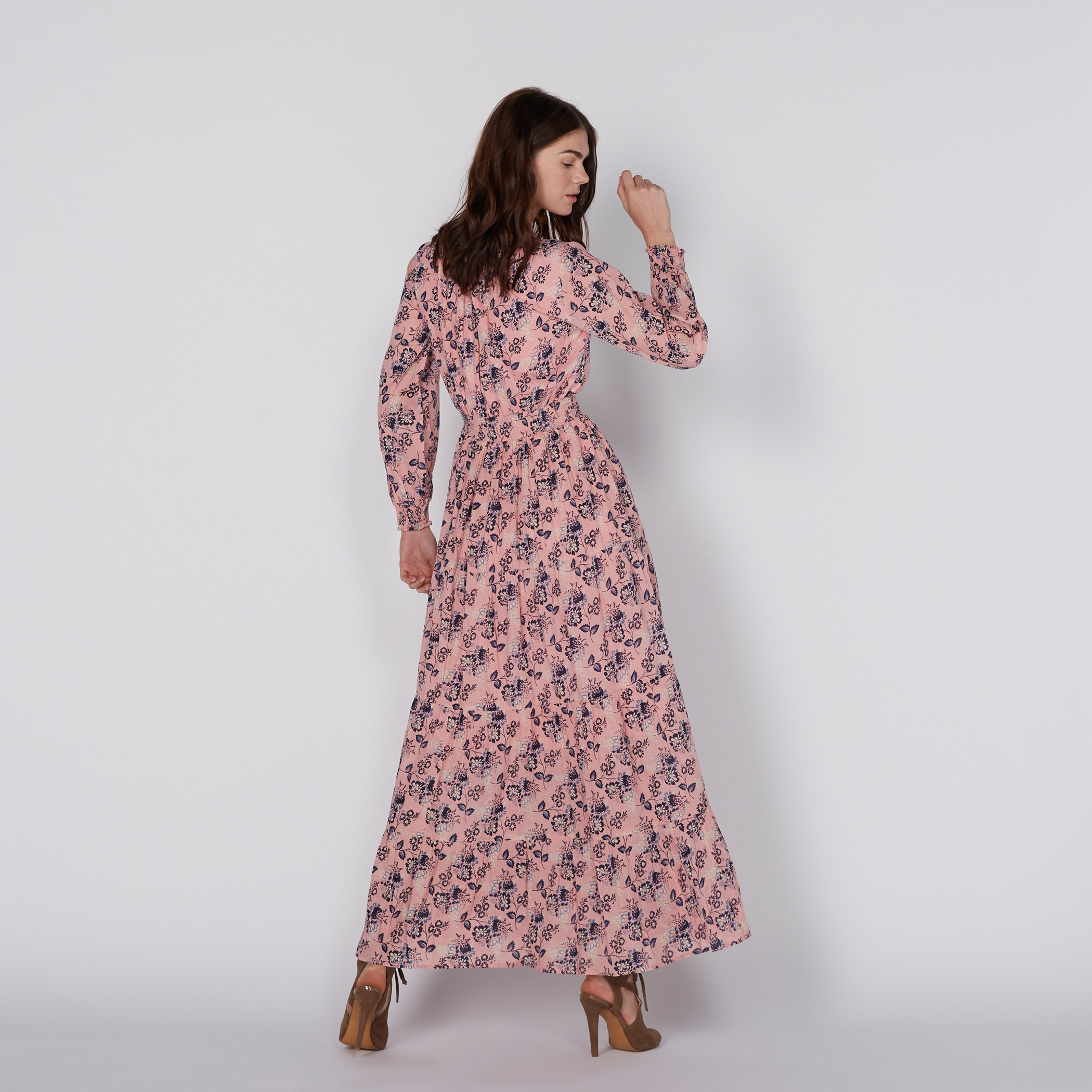 فستان طويل بأكمام طويلة ورباط إغلاق وطبعات-women-clothing-dresses-image-5