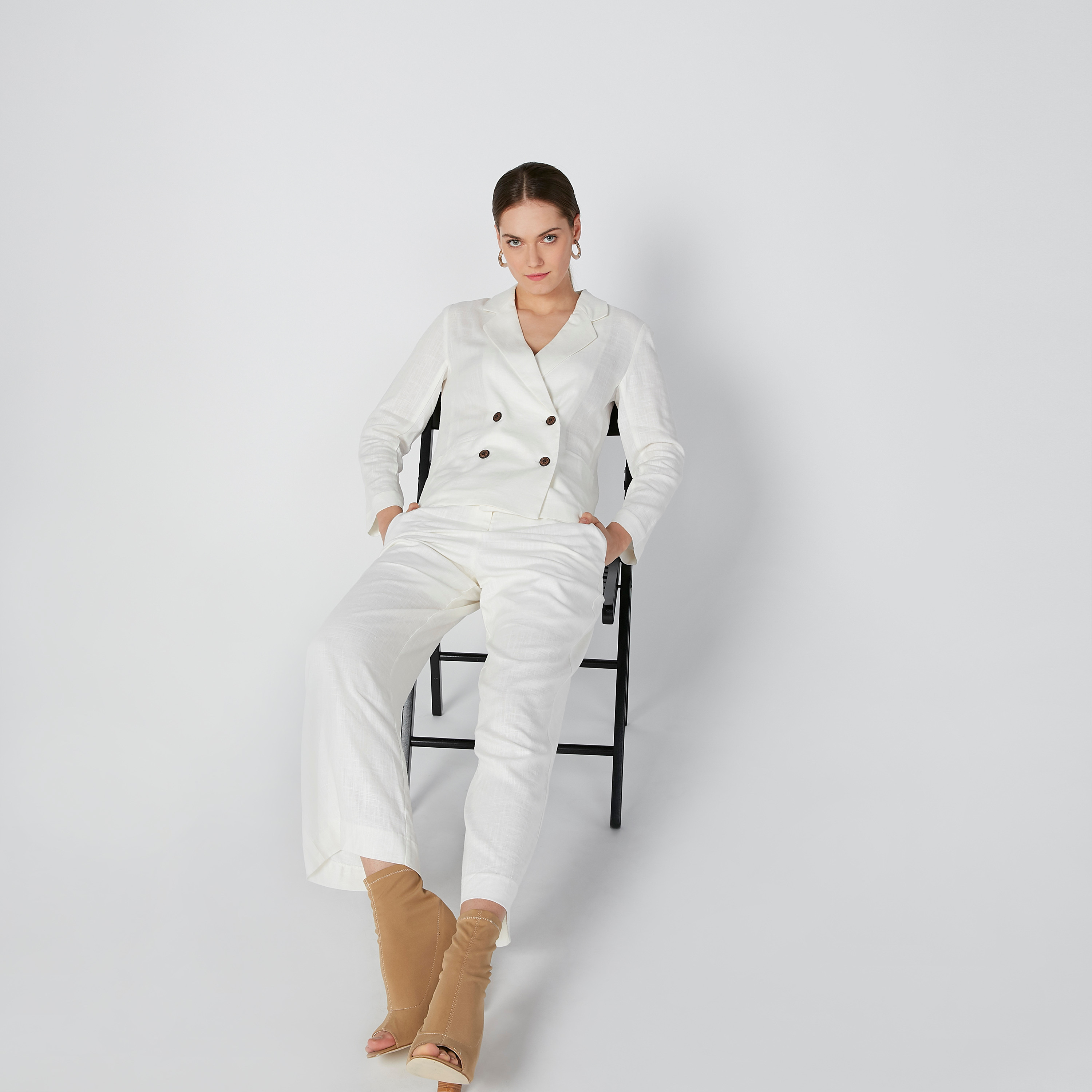بليزر مستدام سادة بقصّة سليم -women-clothing-coatsandjackets-blazers-image-1
