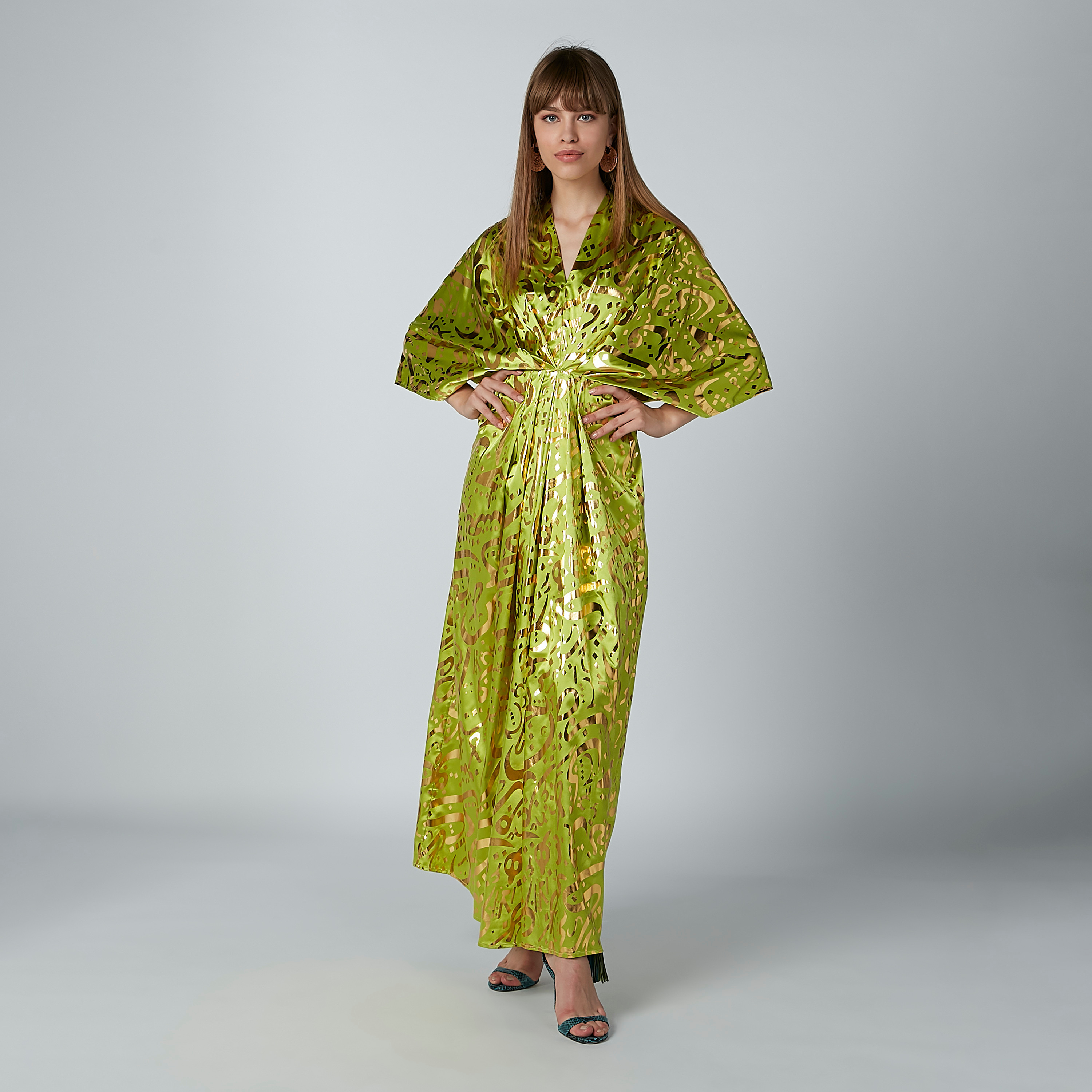 فستان طويل بياقة V وأكمام واسعة وطبعات-women-clothing-dresses-image-6