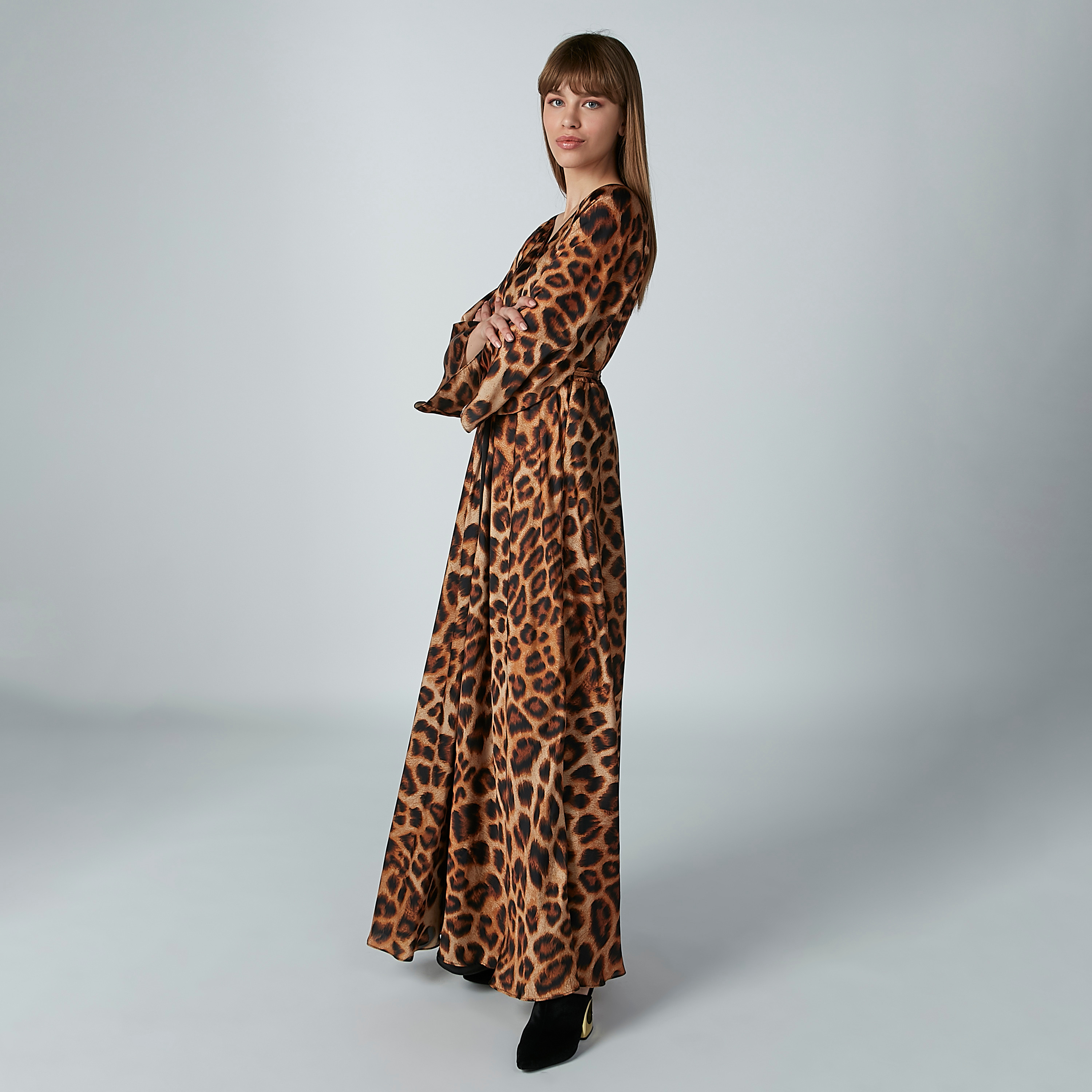 فستان طويل بياقة V وأكمام واسعة وطبعات حيوانات-women-clothing-dresses-image-5