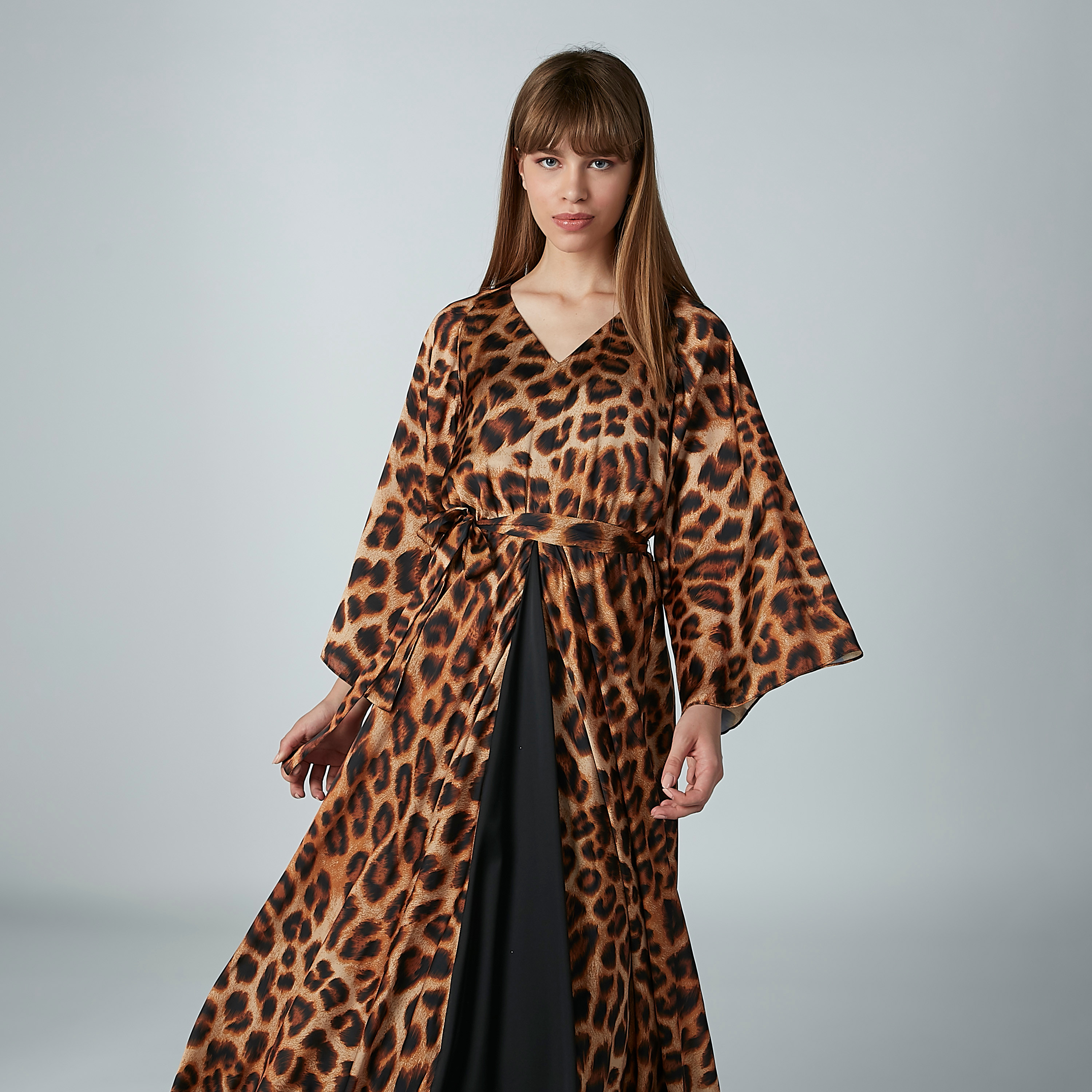 فستان طويل بياقة V وأكمام واسعة وطبعات حيوانات-women-clothing-dresses-image-6