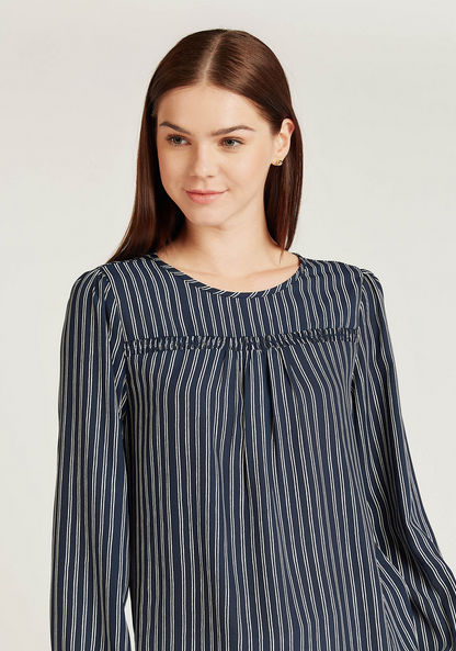 Sustainable Striped Top with Round Neck and Long Sleeves