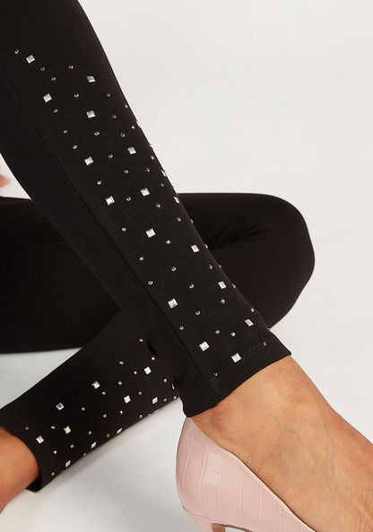 Solid Skinny Fit Mid-Rise Treggings with Elasticised Waistband and Embellished Detail
