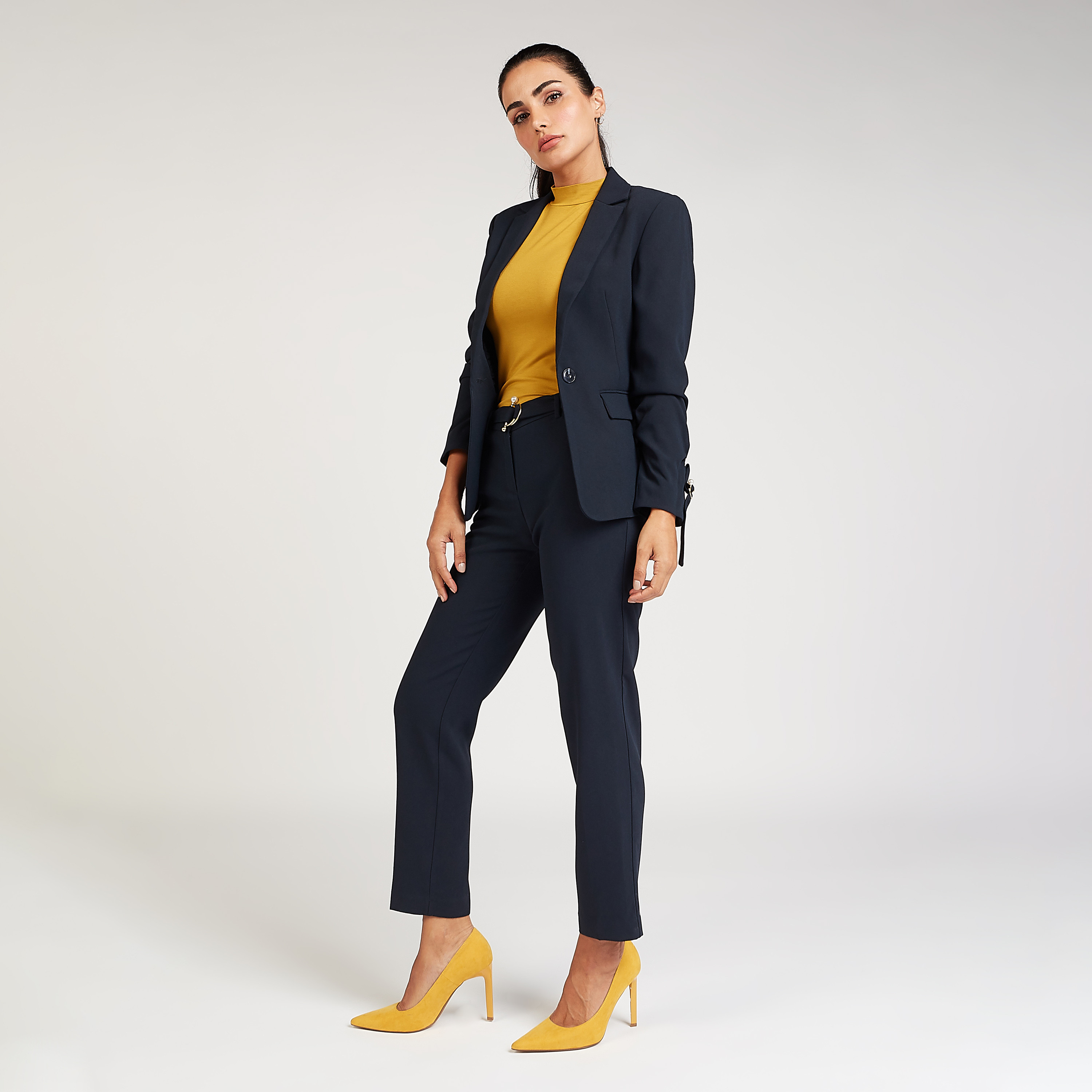 Solid Mid Rise Formal Trousers with Pocket Detail and Belt