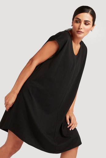 Sustainable Solid Tunic with Cap Sleeves and Round Neck