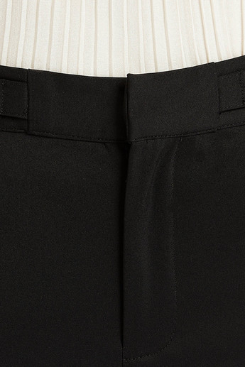 Solid Slim Fit Mid-Rise Trousers with Pockets