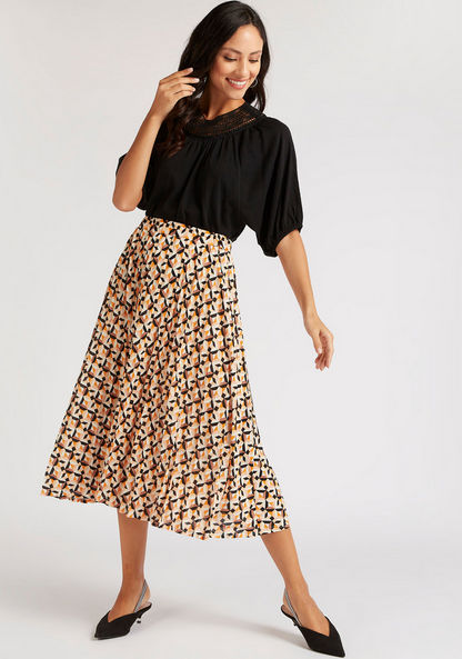 Geometric Print Pleated Skirt