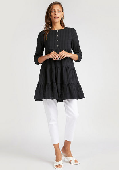 Seersucker Tunic with 3/4 Sleeves and Round Neck