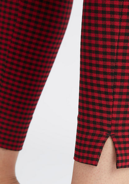 Checked Mid-Rise Treggings with Zip Closure and Semi-Elasticated Waistband