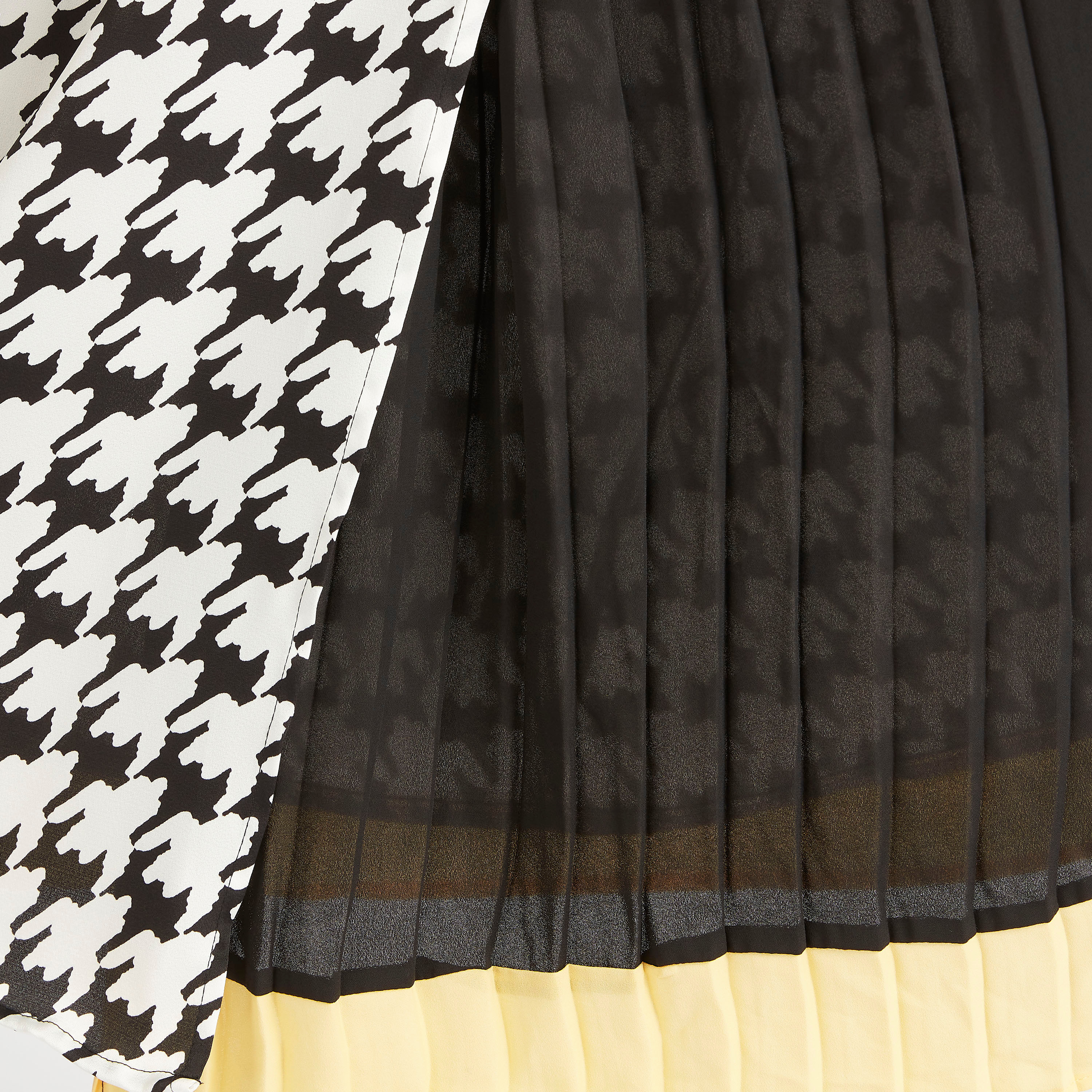 فستان طويل كاروهات أبيض وأسود ملفوف بأكمام طويلة-women-clothing-dresses-image-5