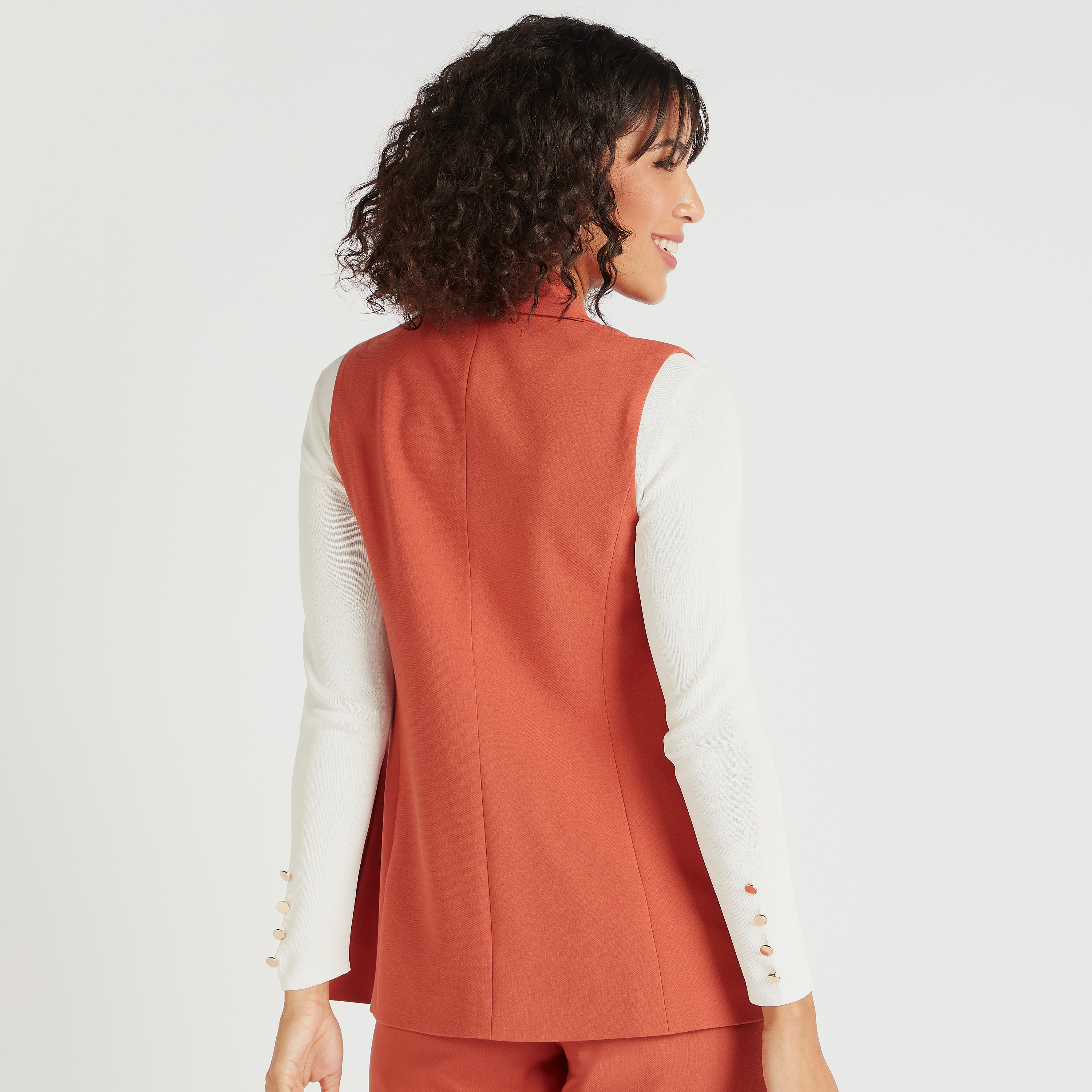 جاكيت خفيف سادة دون أكمام بجيوب وزرإغلاق-women-winterwear-coatsandjackets-jackets-image-4