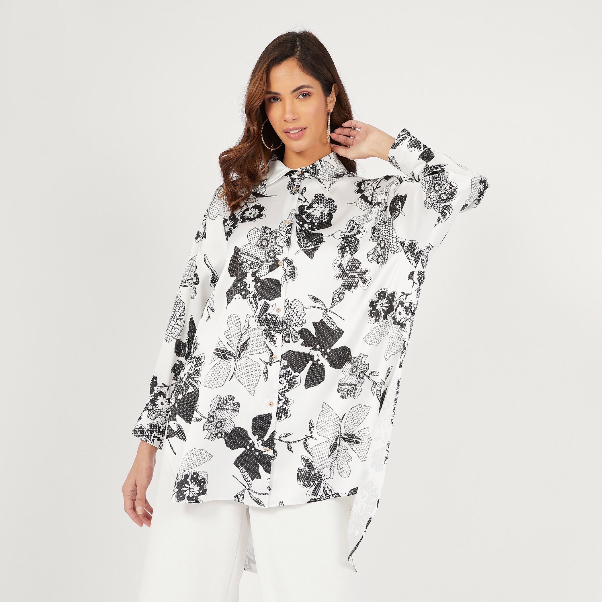 قميص بقصّة واسعة وطبعات زهور وأكمام طويلة وحواف غير متساوية-women-clothing-shirtsandblouses-shirts-image-1