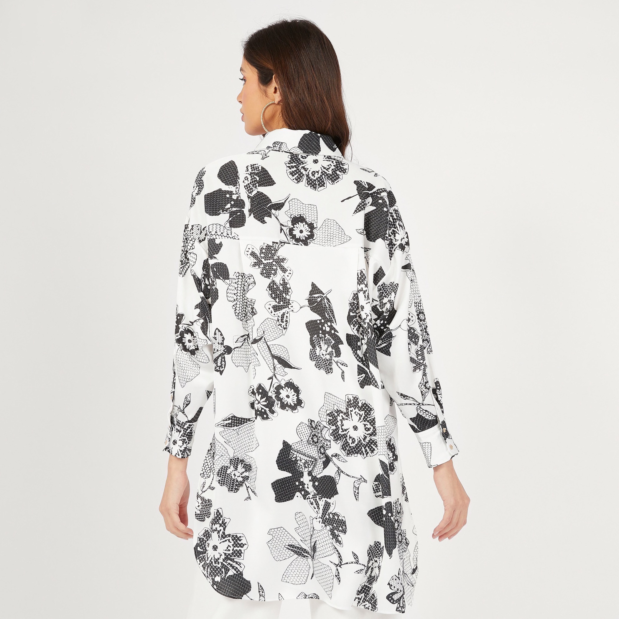 قميص بقصّة واسعة وطبعات زهور وأكمام طويلة وحواف غير متساوية-women-clothing-shirtsandblouses-shirts-image-4