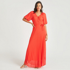 Solid A-line Pleated Maxi Dress with V-neck and Short Sleeves