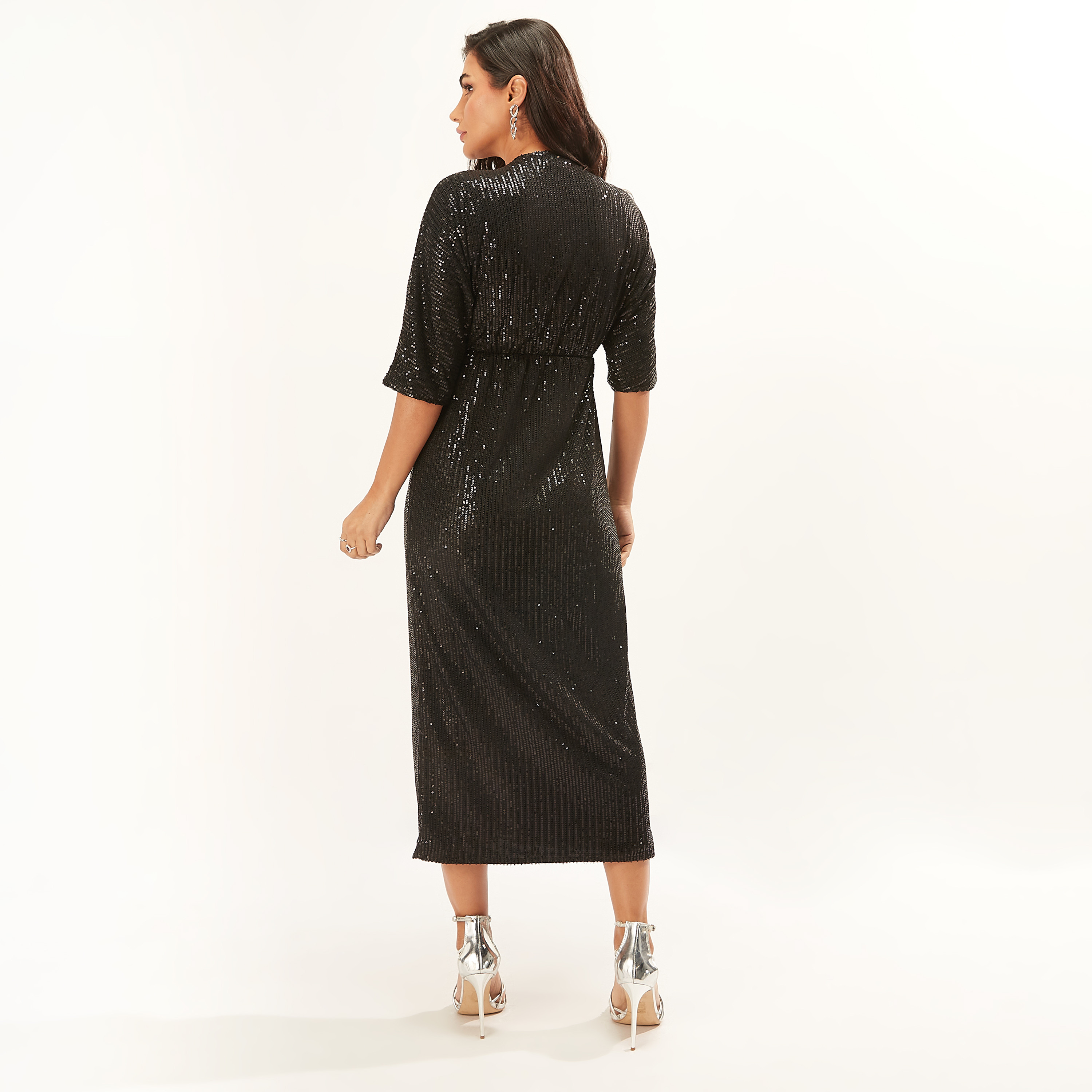 فستان ميدي ملفوق مزيّن بياقة V وأكمام قصيرة-women-clothing-dresses-image-4