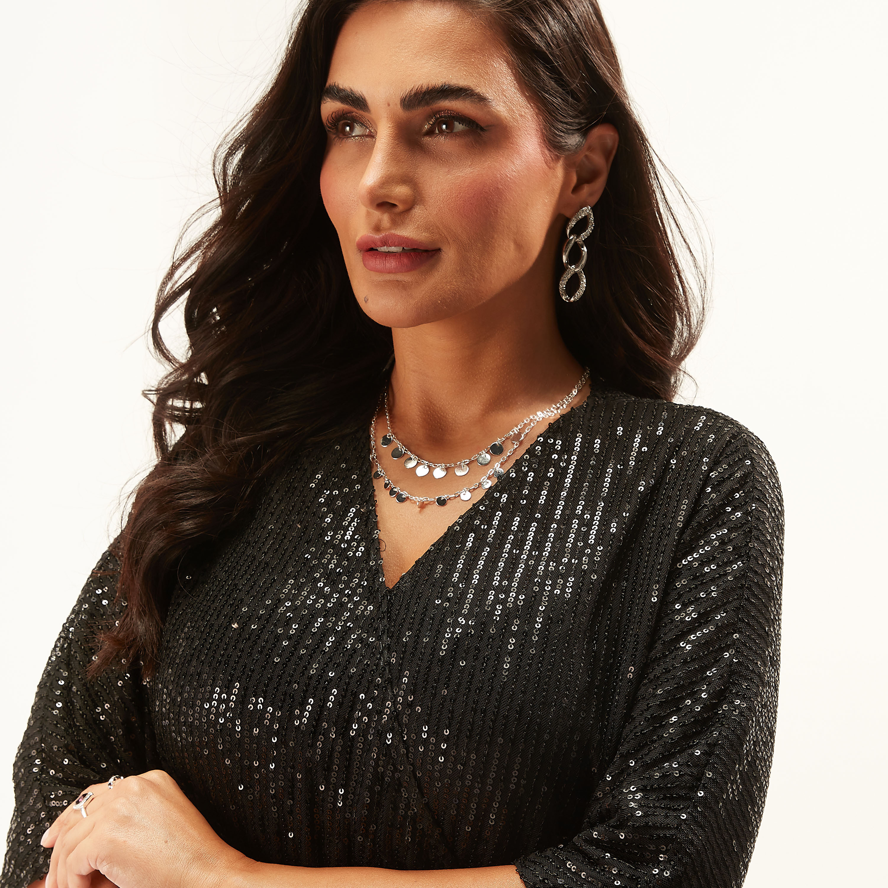 فستان ميدي ملفوق مزيّن بياقة V وأكمام قصيرة-women-clothing-dresses-image-5