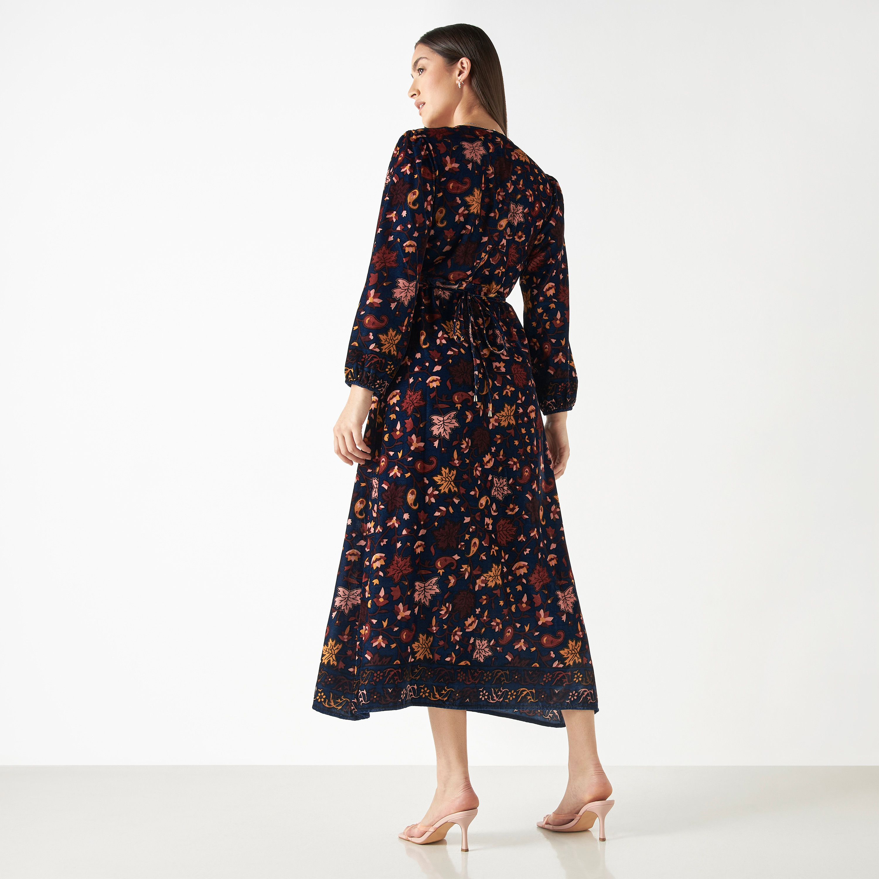 Paisley Print Maxi Dress with V-neck and Long Sleeves-women-clothing-dresses-image-8