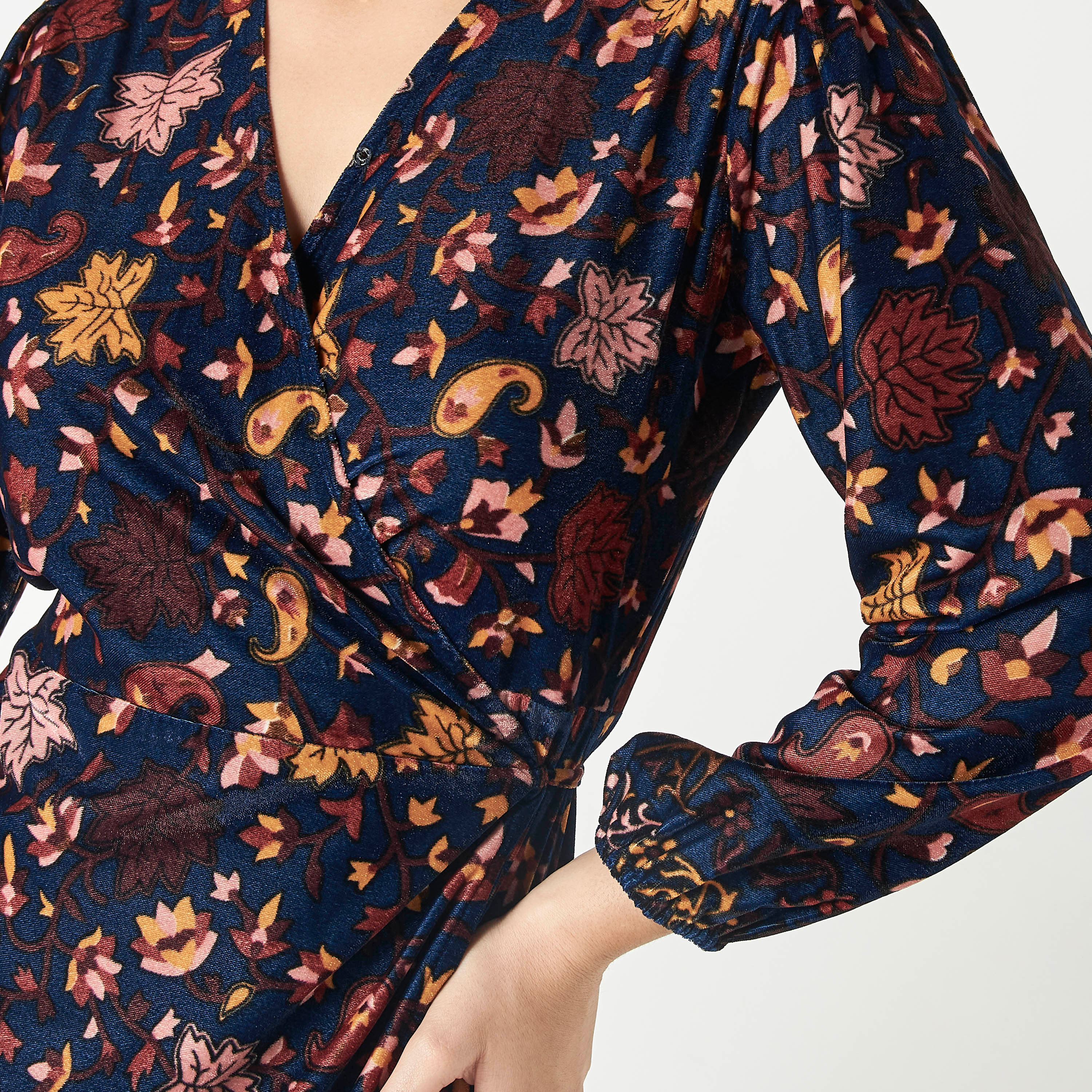 Paisley Print Maxi Dress with V-neck and Long Sleeves-women-clothing-dresses-image-9