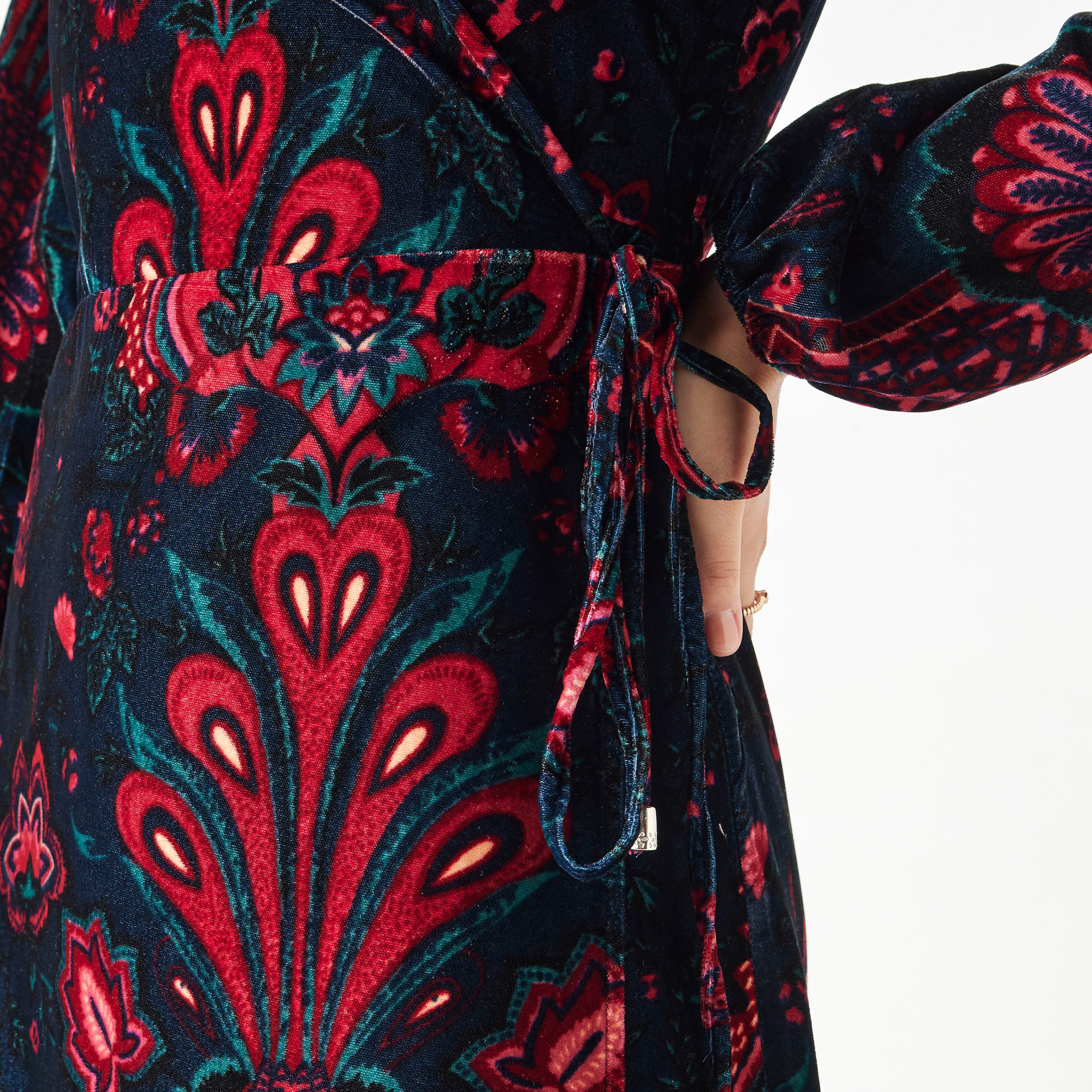 Paisley Print Maxi Dress with V-neck and Long Sleeves-women-clothing-dresses-image-4