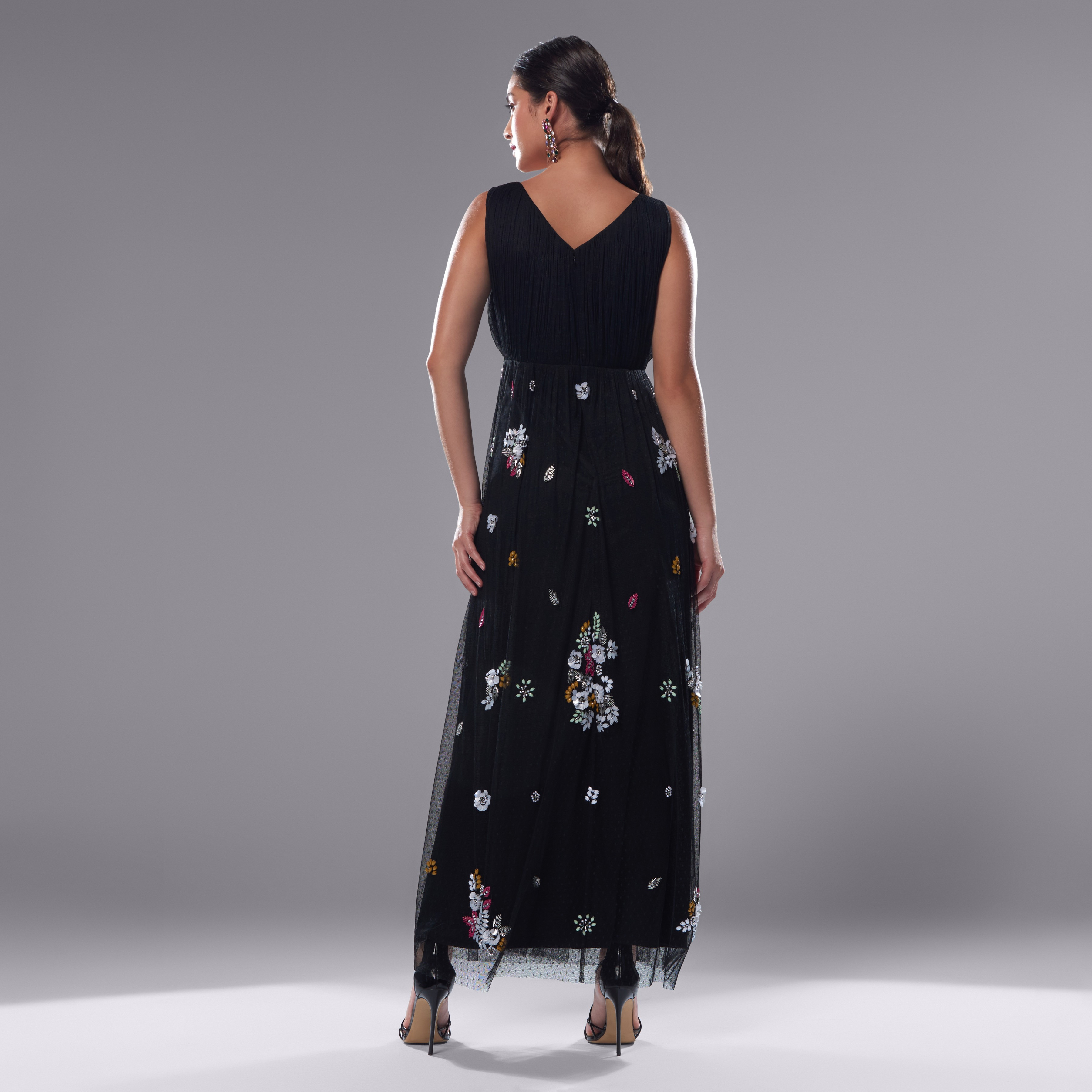 فستان طويل دون أكمام مزيّن بالأزهار مع ياقة v-women-clothing-dresses-image-3