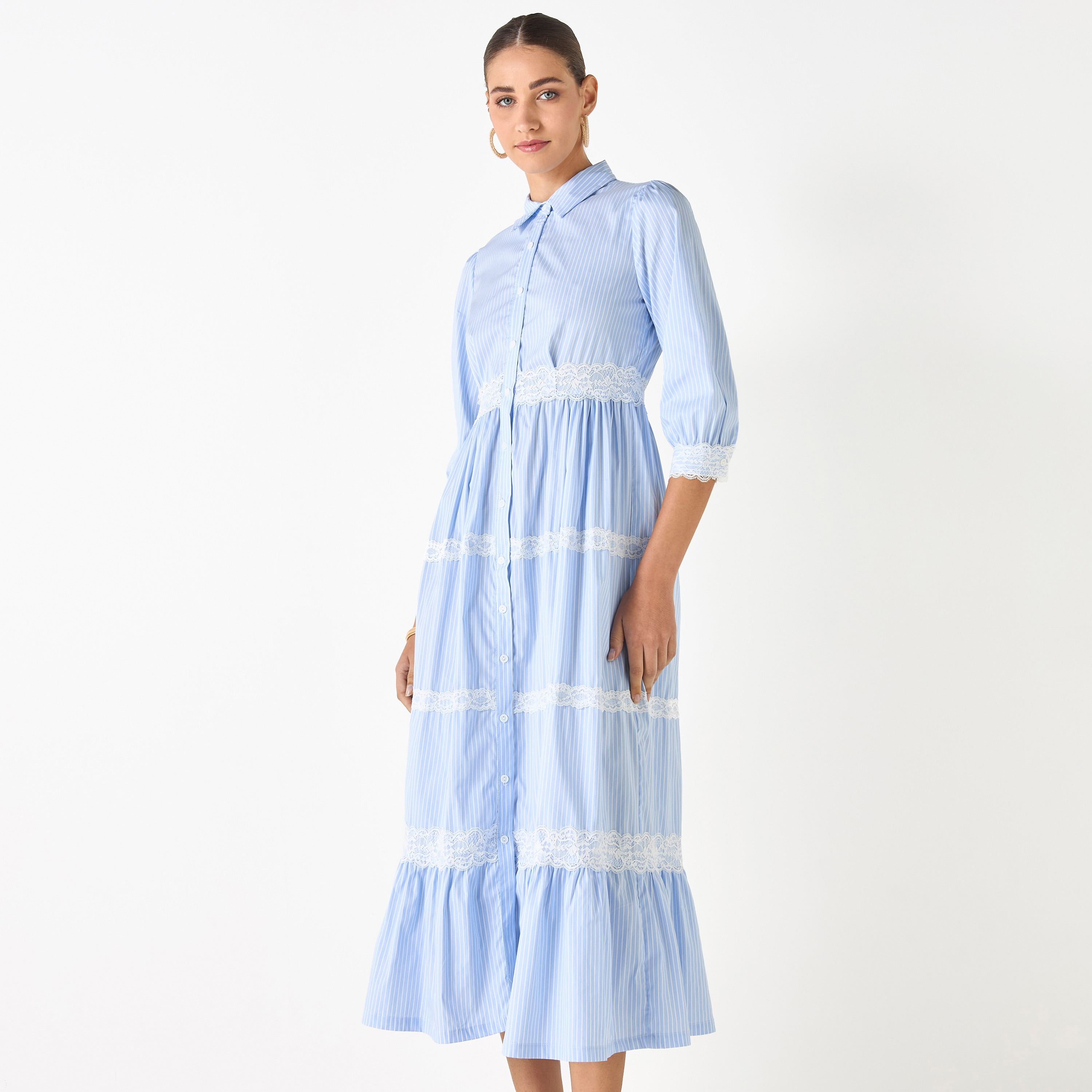 فستان مقلّم متعدد الطبقات بياقة عادية وأزرار إغلاق وتفاصيل دانتيل-women-clothing-dresses-image-1