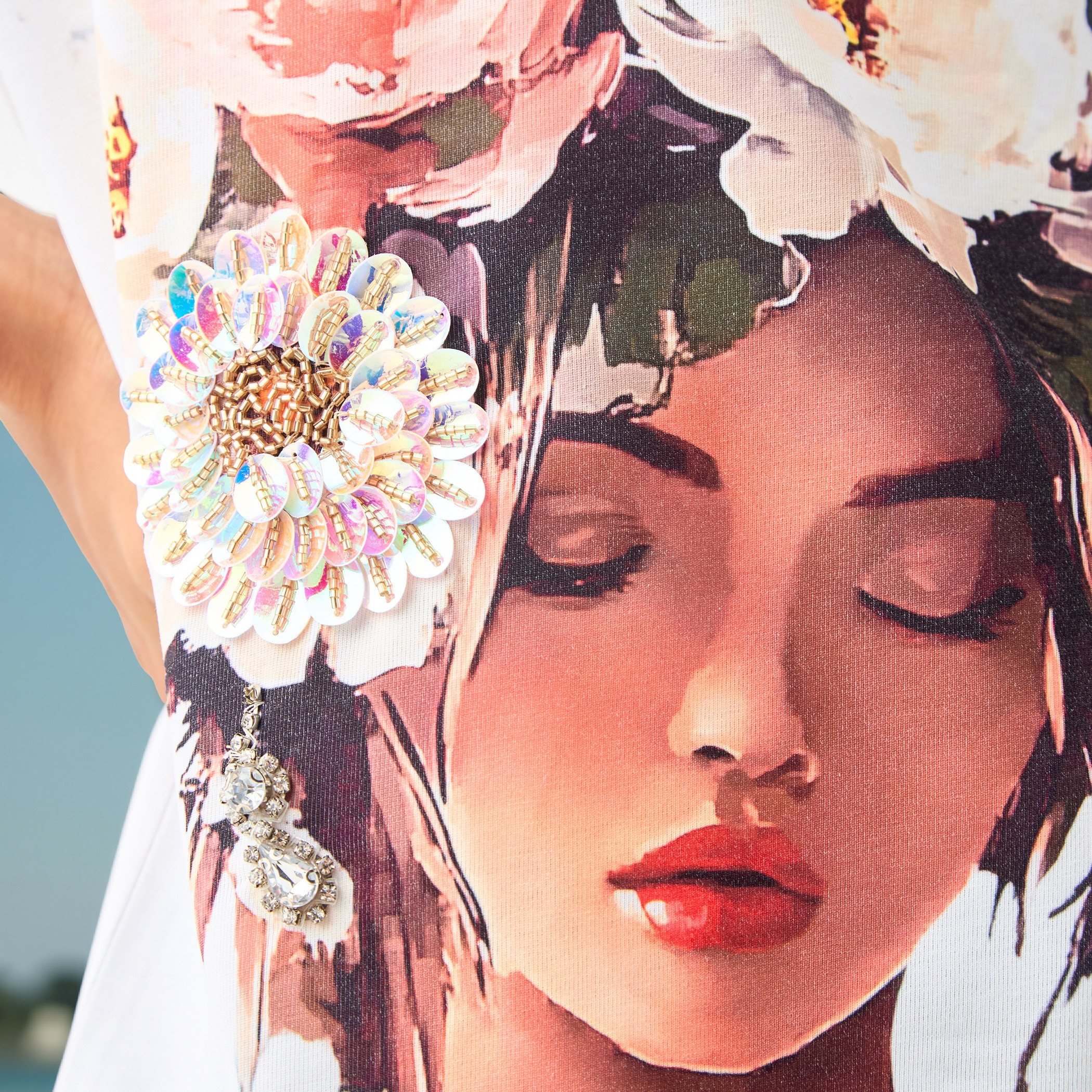 تيشيرت بطبعات جرافيك-women-clothing-tshirts-image-5