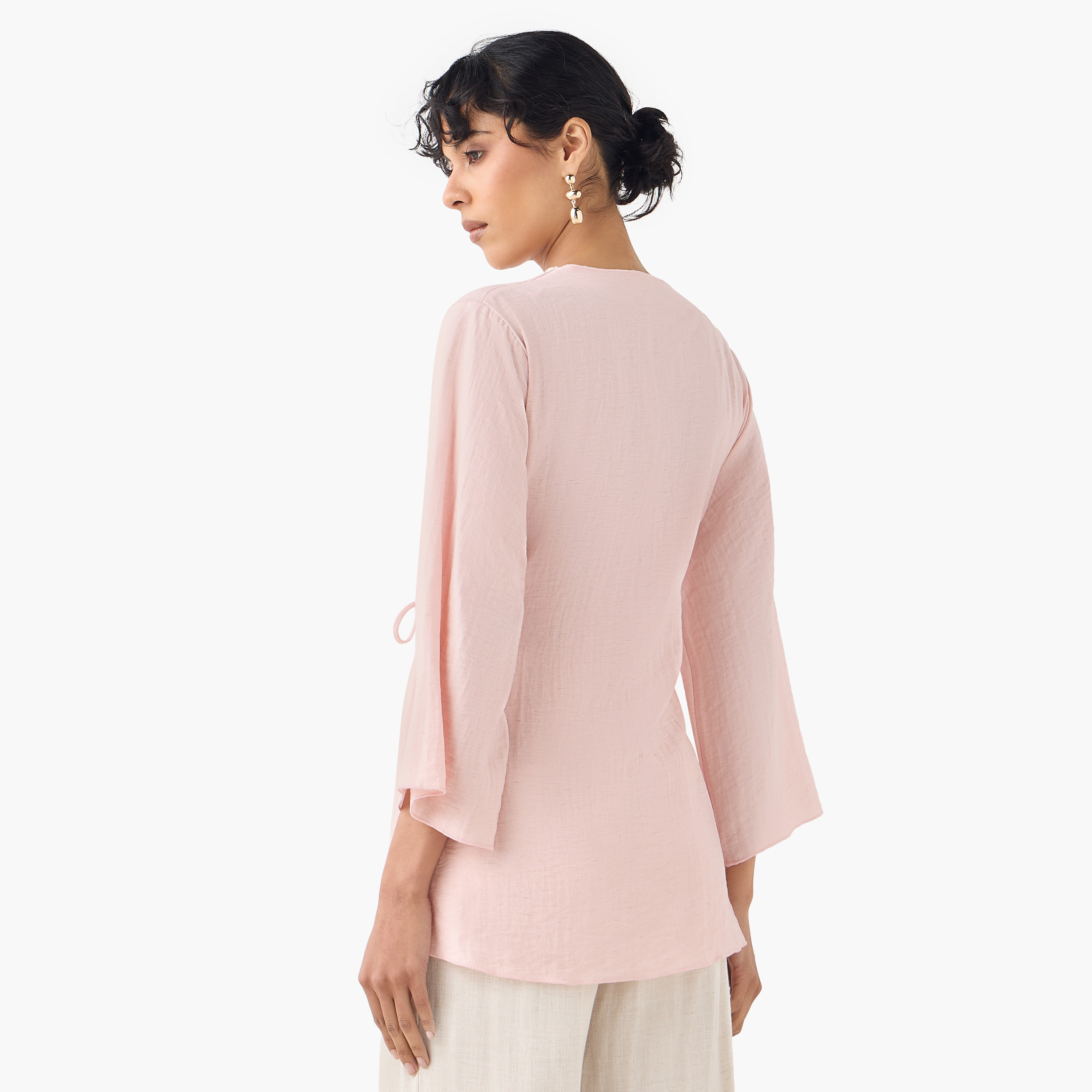 بلوزة لف بياقة مطوية من مزيج الكتان مع تفاصيل رباط-women-clothing-shirtsandblouses-blouses-image-3