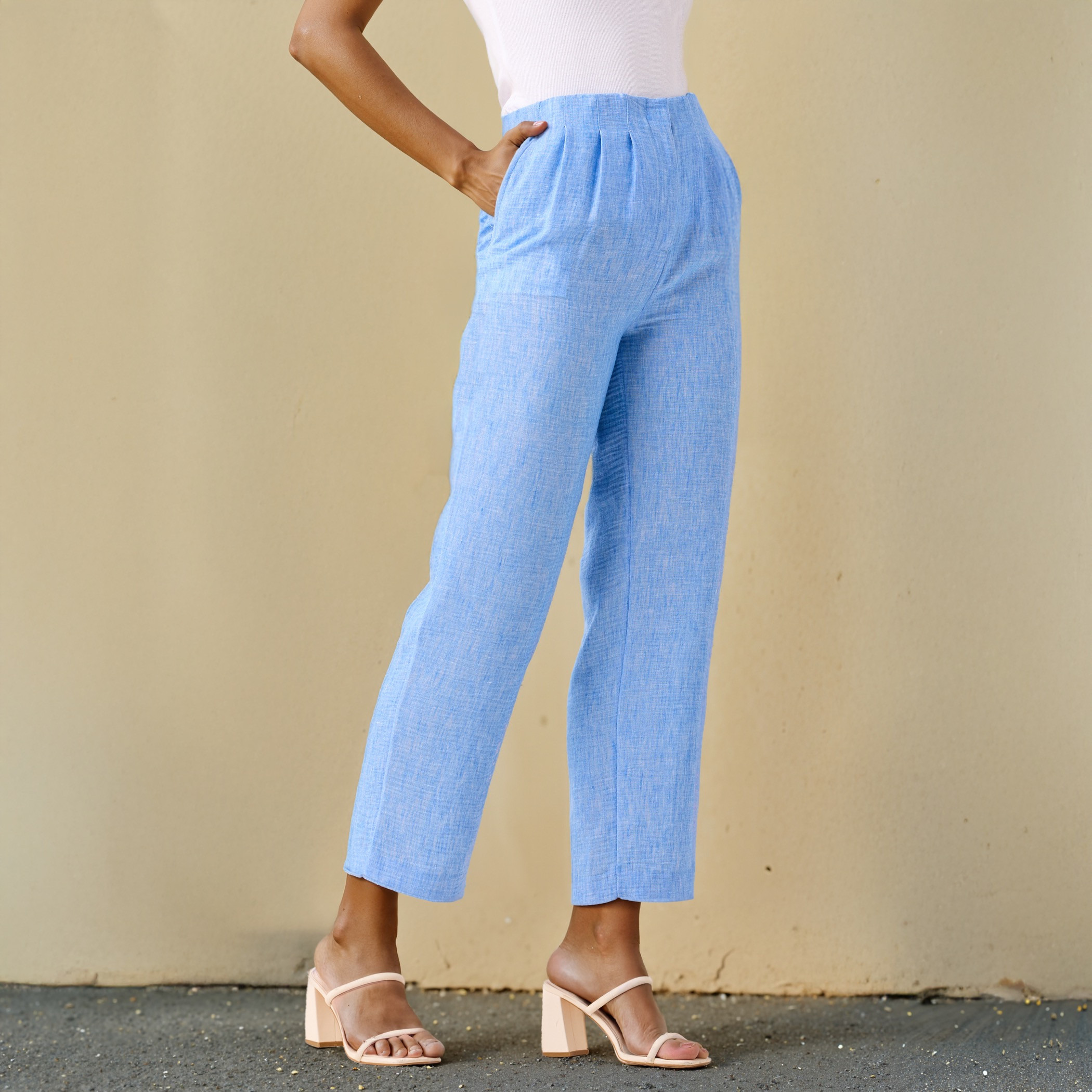 بنطلون كتان بقصة مريحة وحزام خصر مطاطي وجيوب-women-clothing-trousers-image-1