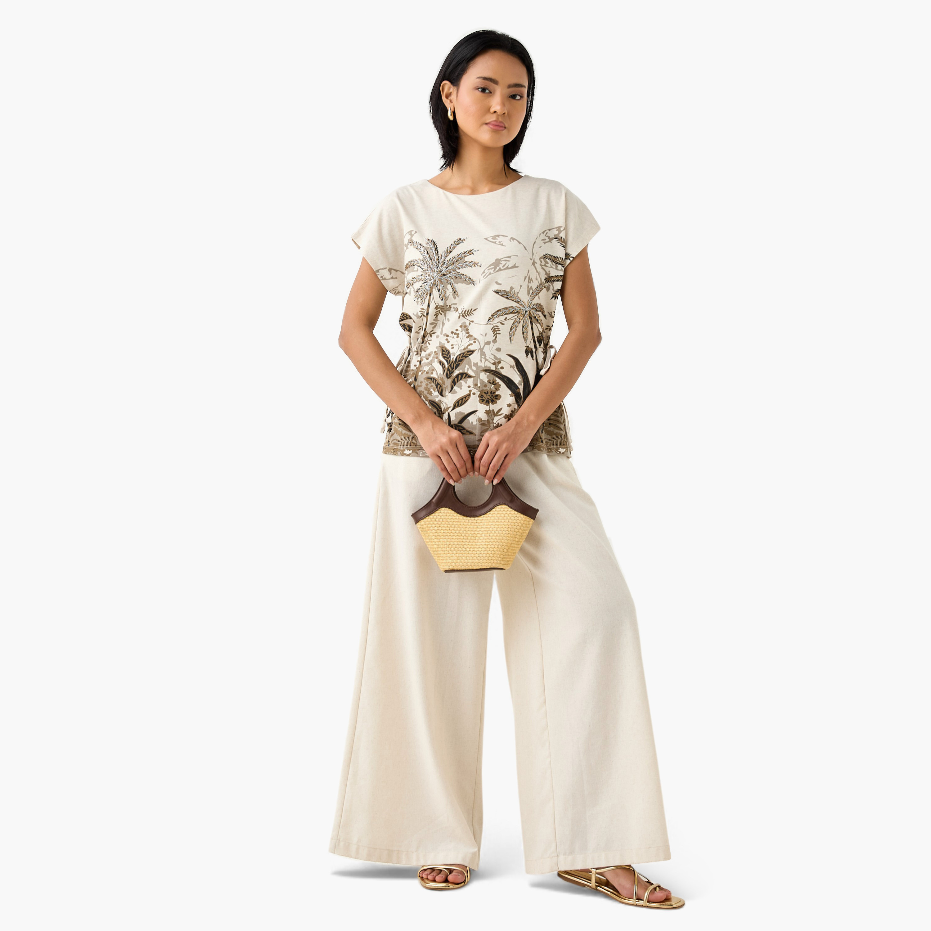 تيشيرت مزين بياقة مستديرة وطبعات نخيل-women-clothing-tshirts-image-3