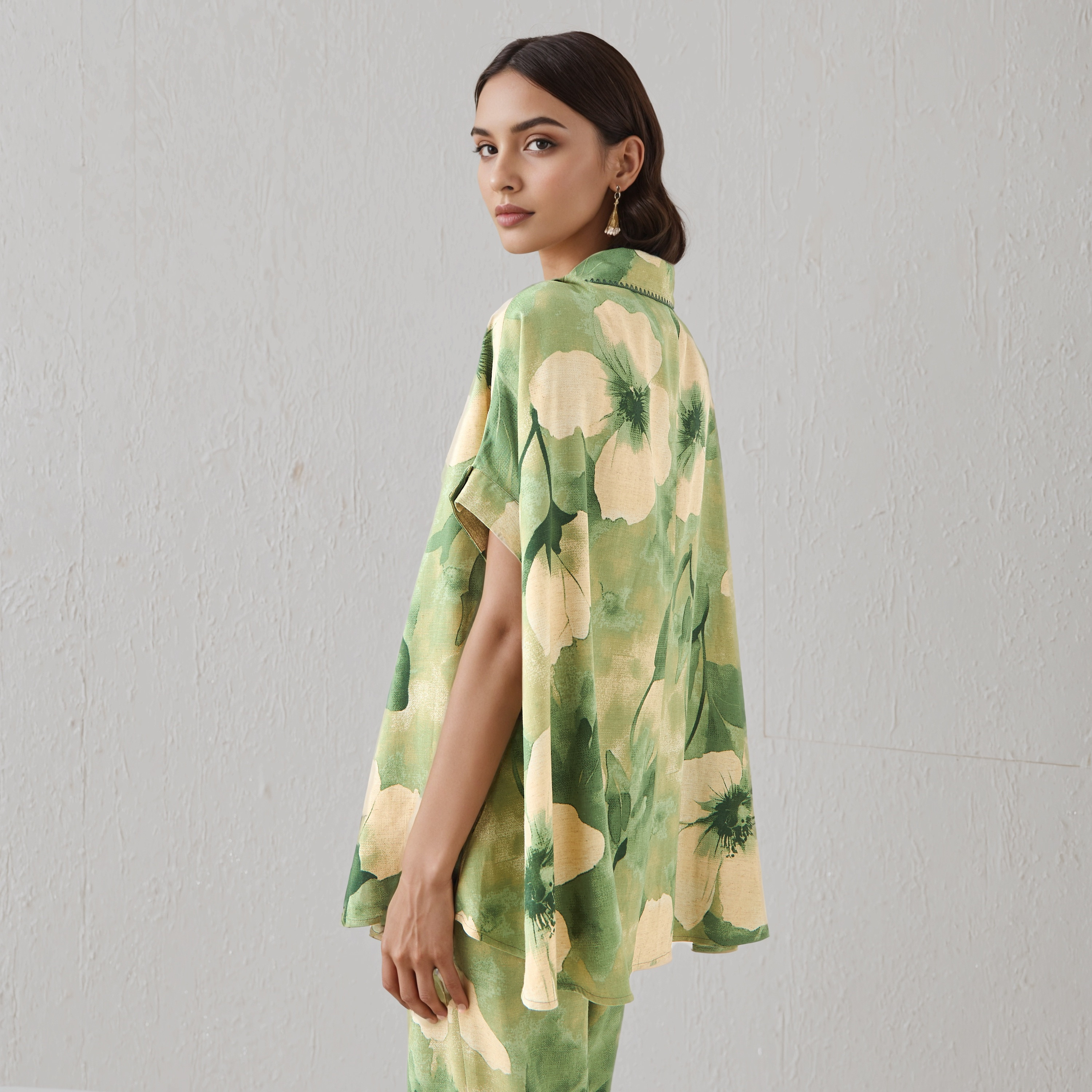 قميص ترابيز بأكمام قصيرة وطبعات زهرية-women-clothing-shirtsandblouses-shirts-image-3