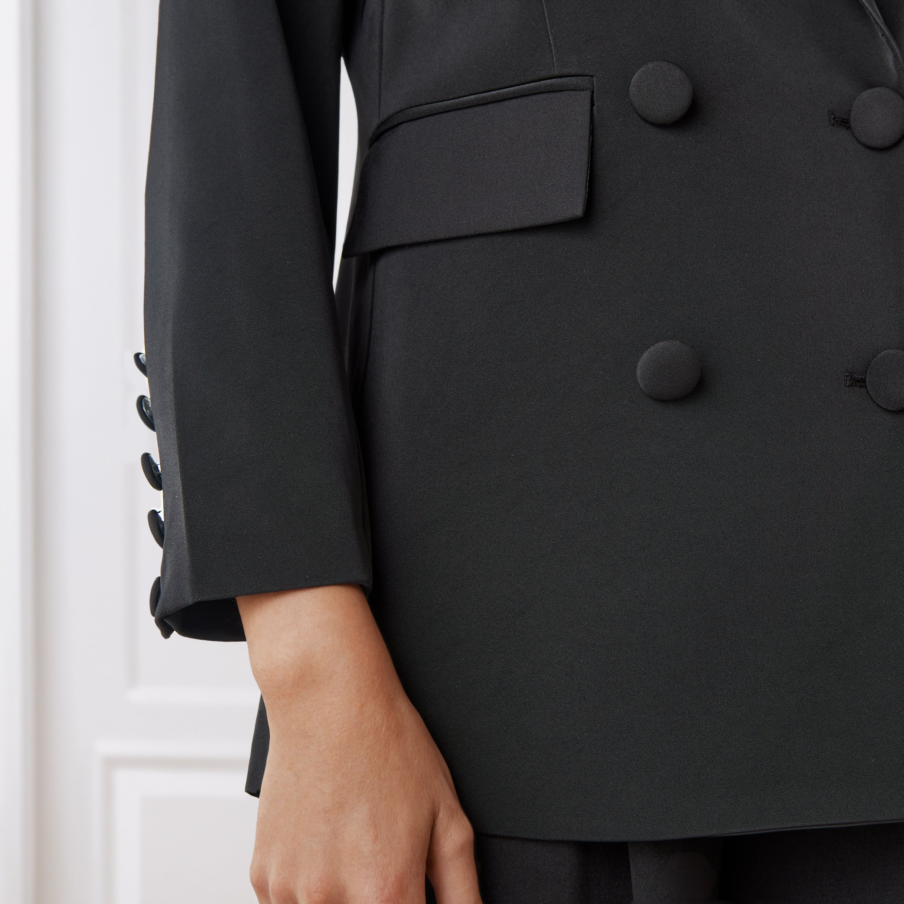 جاكيت بليزر بوليستر مزين بياقة مطوية-women-clothing-coatsandjackets-blazers-image-1