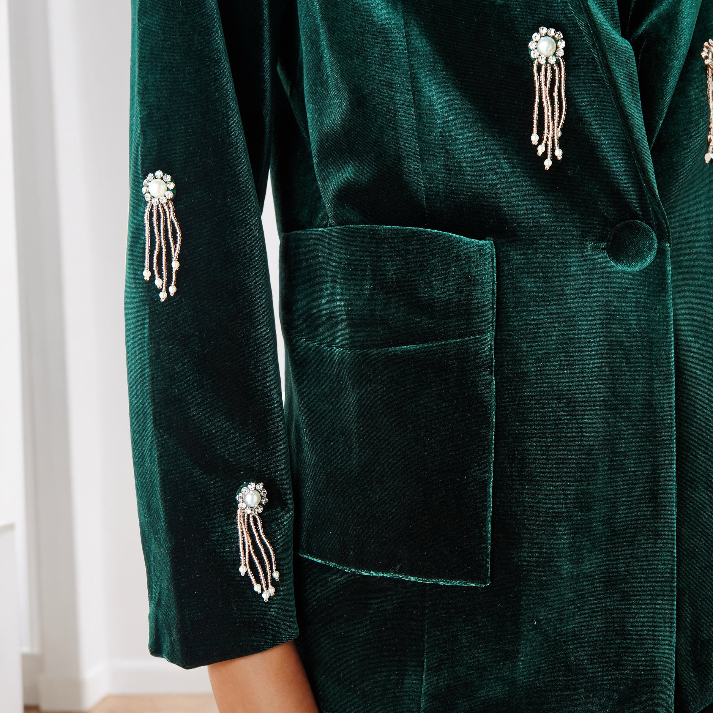 بليزر مزين بجيوب-women-clothing-coatsandjackets-blazers-image-1