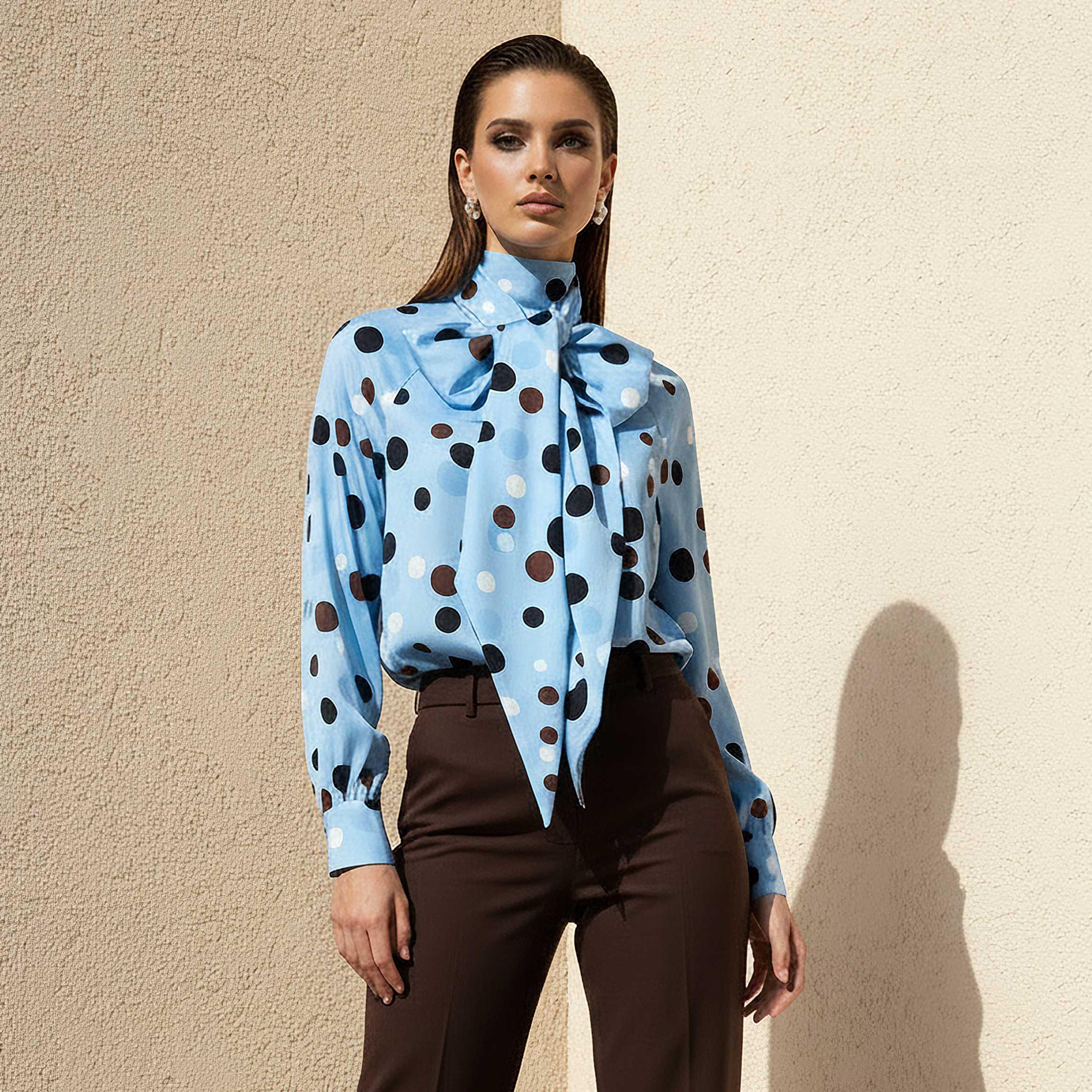 بلوزة بقصة عادية وطبعات وتفاصيل ياقة وشاح-women-clothing-shirtsandblouses-blouses-image-5