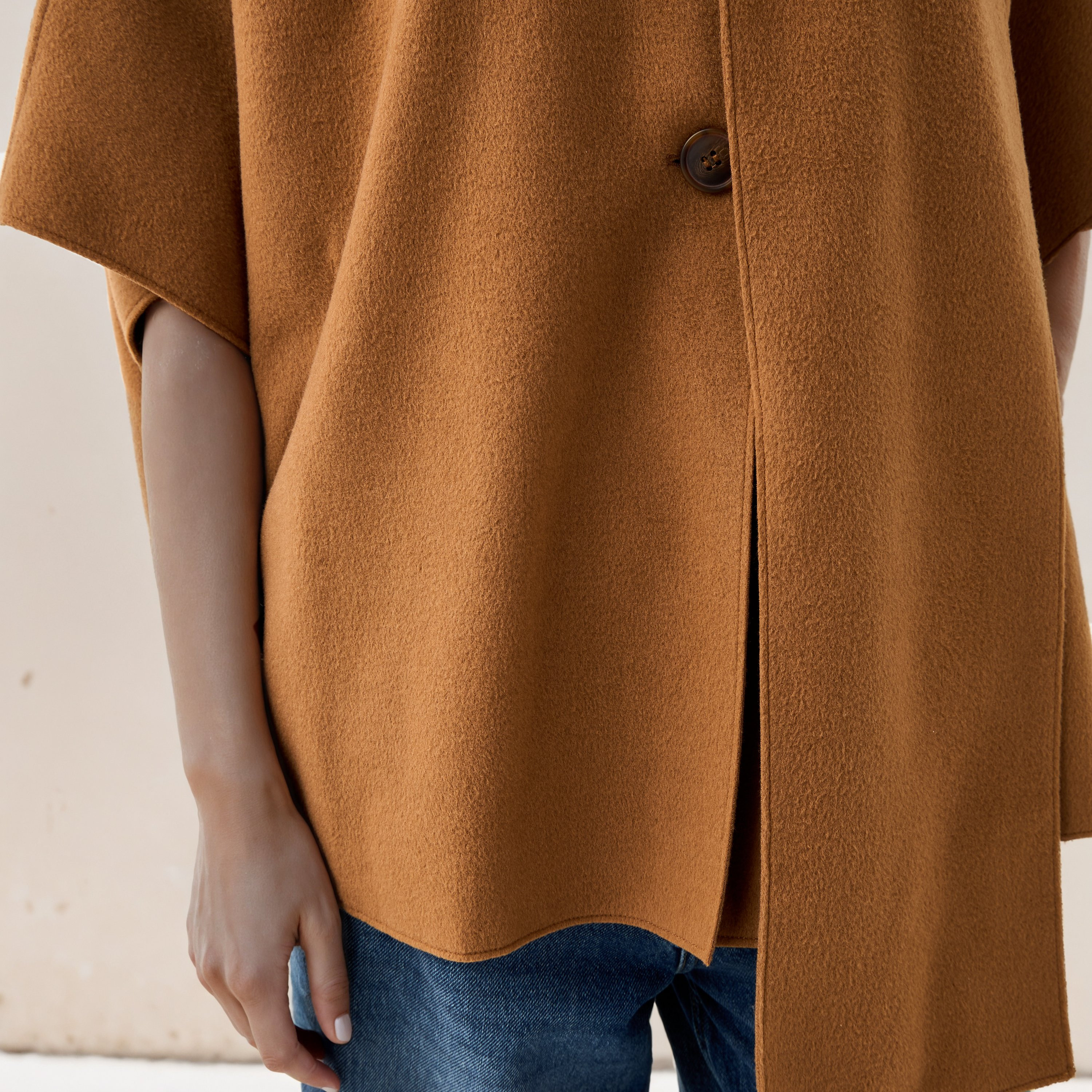 بونشو غير متماثل بارز الملمس بتفاصيل وشاح-women-winterwear-cardigansandjumpers-cardigans-image-4
