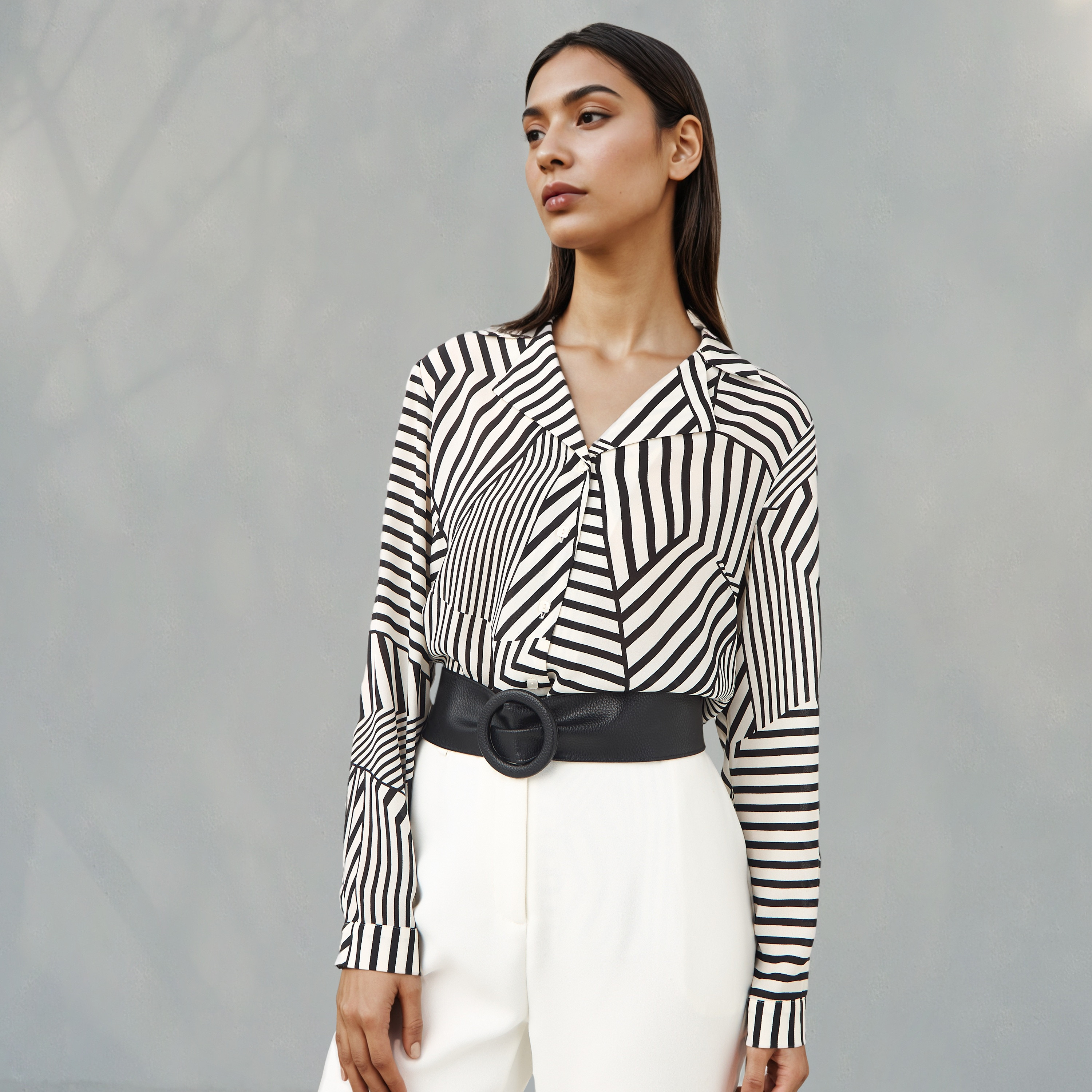 قميص بياقة مطوية وطبعات-women-clothing-shirtsandblouses-shirts-image-3